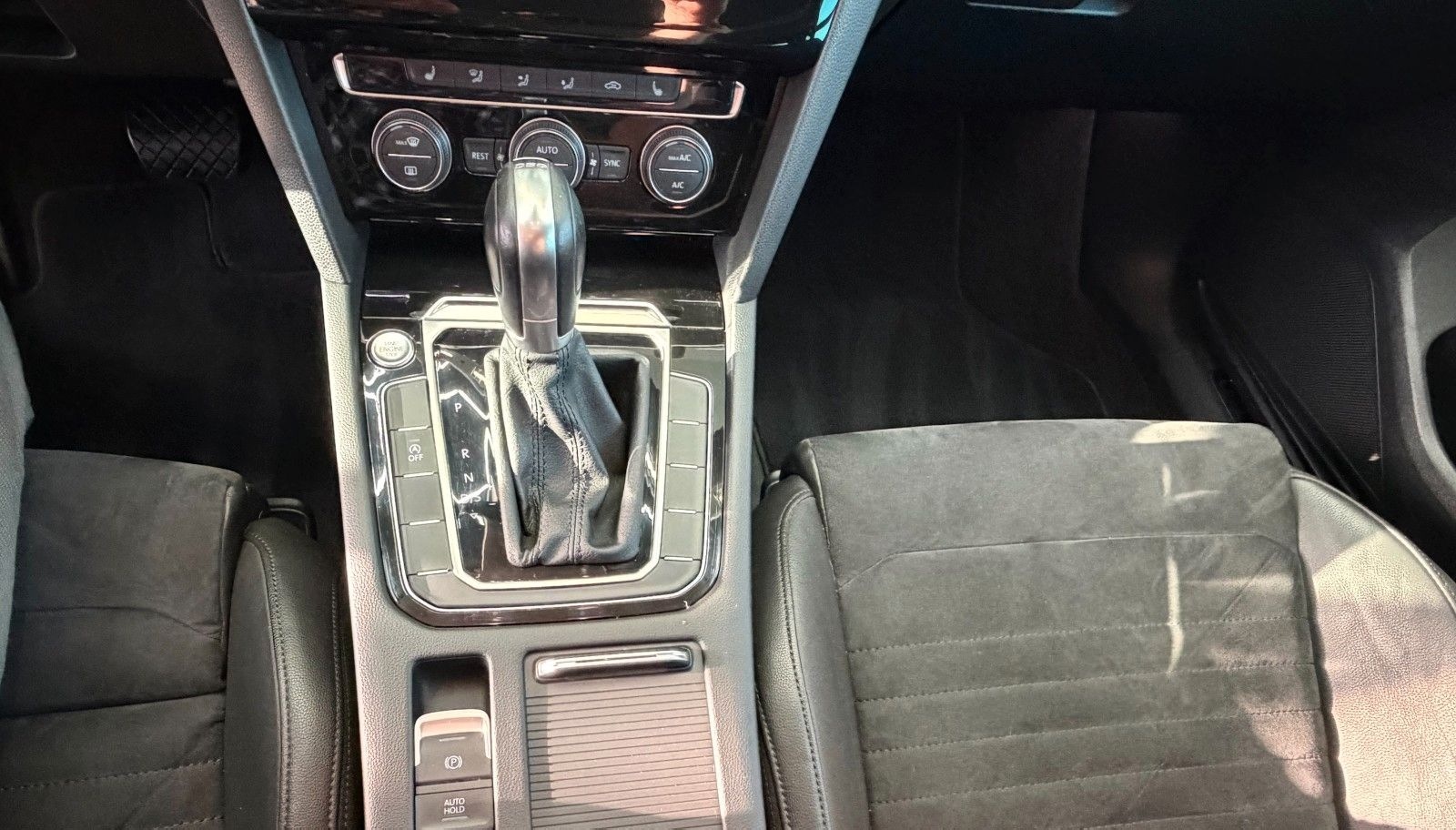 Volkswagen Passat2.0TDI DSG Highl.R-Line+AHK+Navi+Rückfahrk foto 15