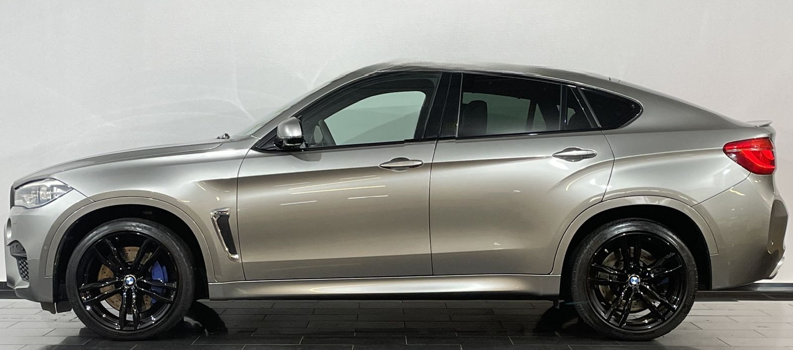 BMW X6 M *AHK*Driver´s*360°*S.Dach*DAB*KeyGo*Soft* foto 8