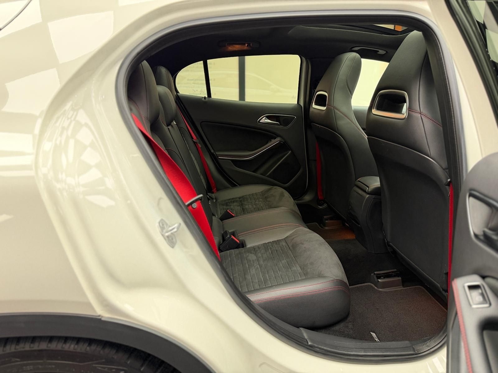 Mercedes-Benz GLA 45 AMG 4Matic |PANO|KAM|BI-XEN|MEM|WHITE|LM foto 17