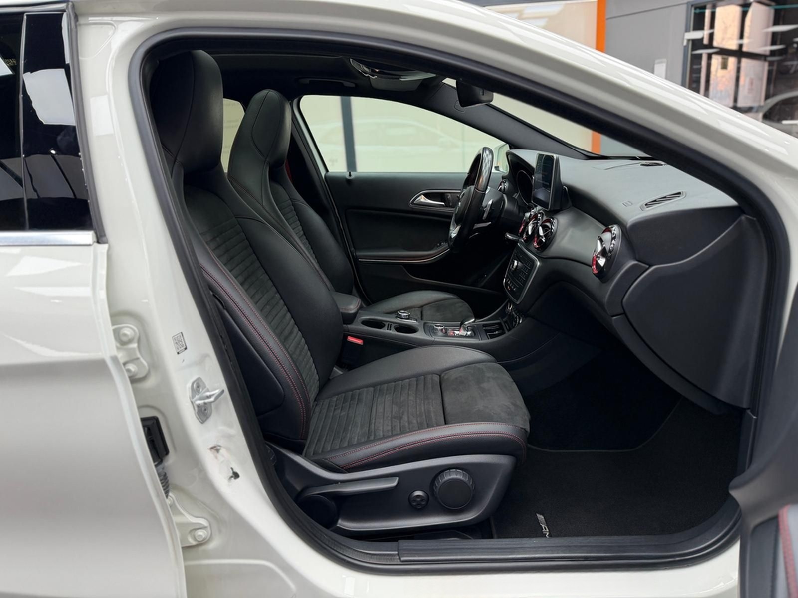 Mercedes-Benz GLA 45 AMG 4Matic |PANO|KAM|BI-XEN|MEM|WHITE|LM foto 18