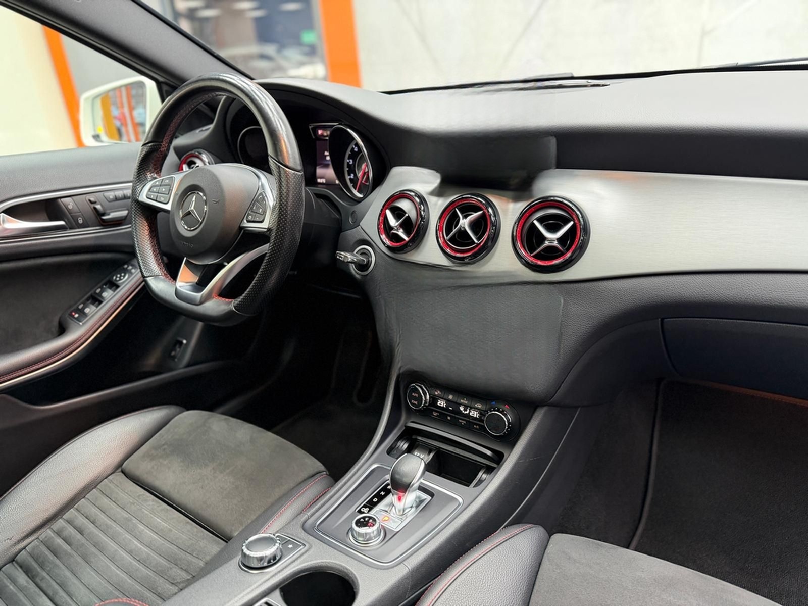 Mercedes-Benz GLA 45 AMG 4Matic |PANO|KAM|BI-XEN|MEM|WHITE|LM foto 19