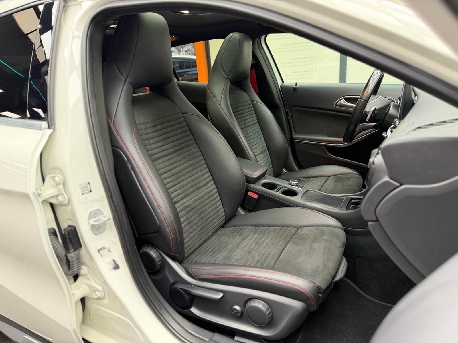 Mercedes-Benz GLA 45 AMG 4Matic |PANO|KAM|BI-XEN|MEM|WHITE|LM foto 20