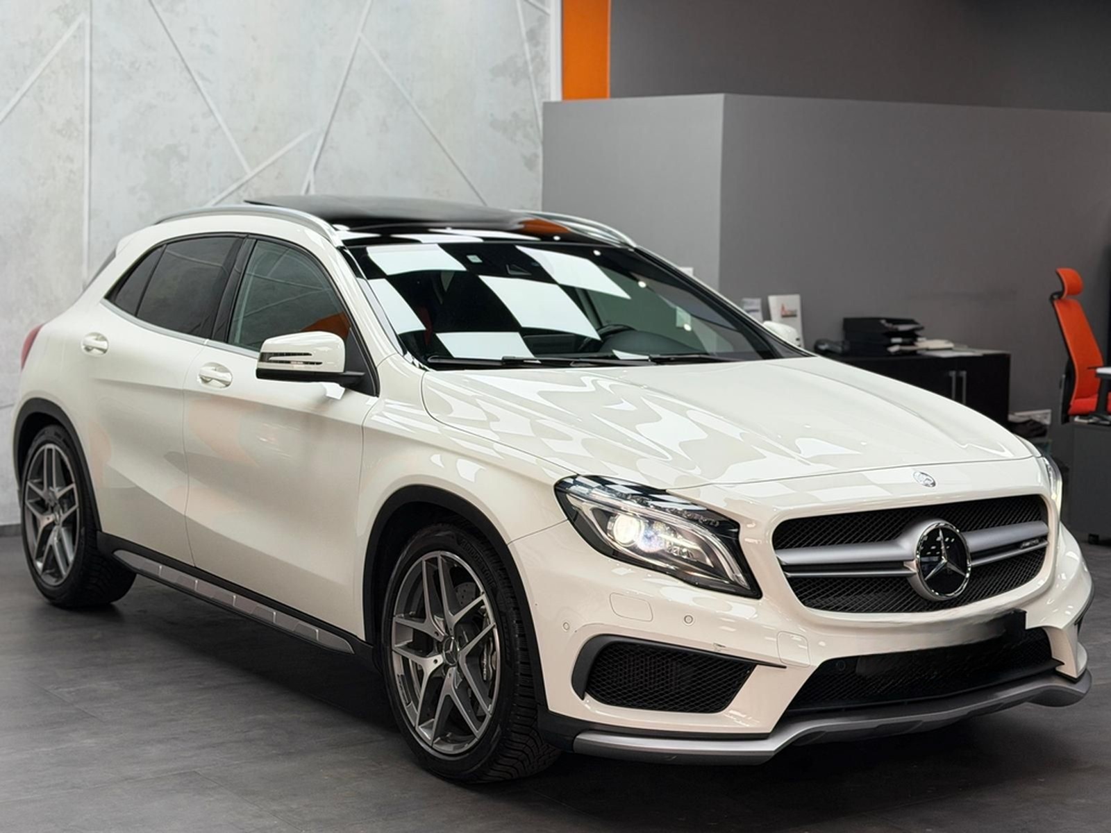 Mercedes-Benz GLA 45 AMG 4Matic |PANO|KAM|BI-XEN|MEM|WHITE|LM foto 3