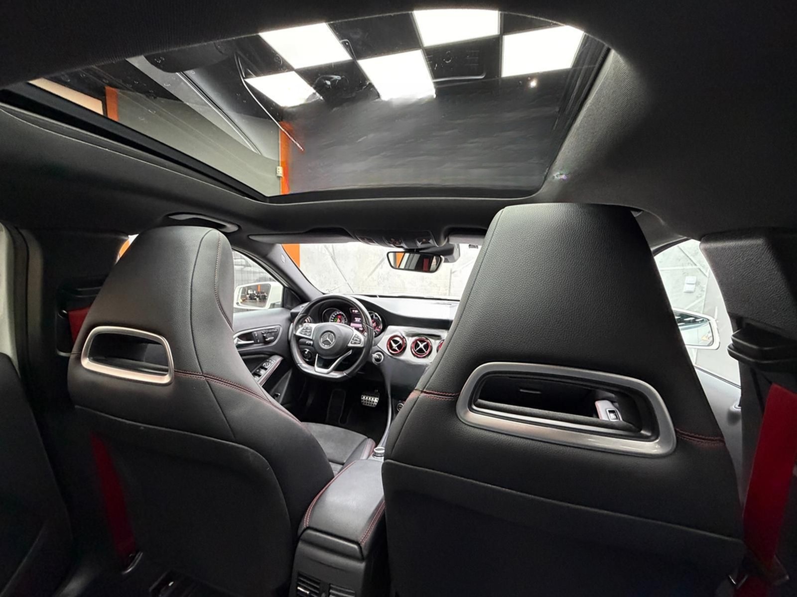 Mercedes-Benz GLA 45 AMG 4Matic |PANO|KAM|BI-XEN|MEM|WHITE|LM foto 25