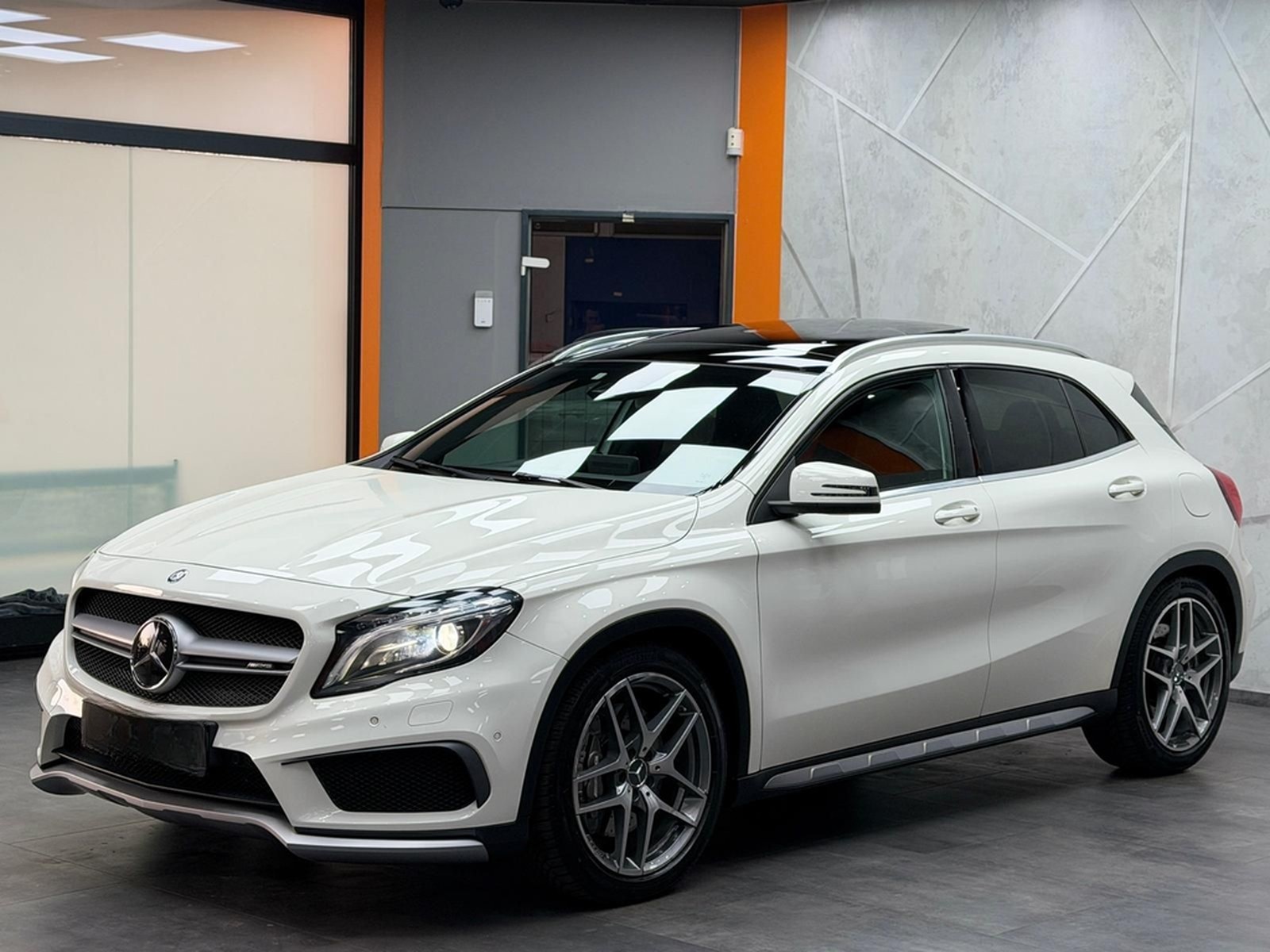 Mercedes-Benz GLA 45 AMG 4Matic |PANO|KAM|BI-XEN|MEM|WHITE|LM foto 5