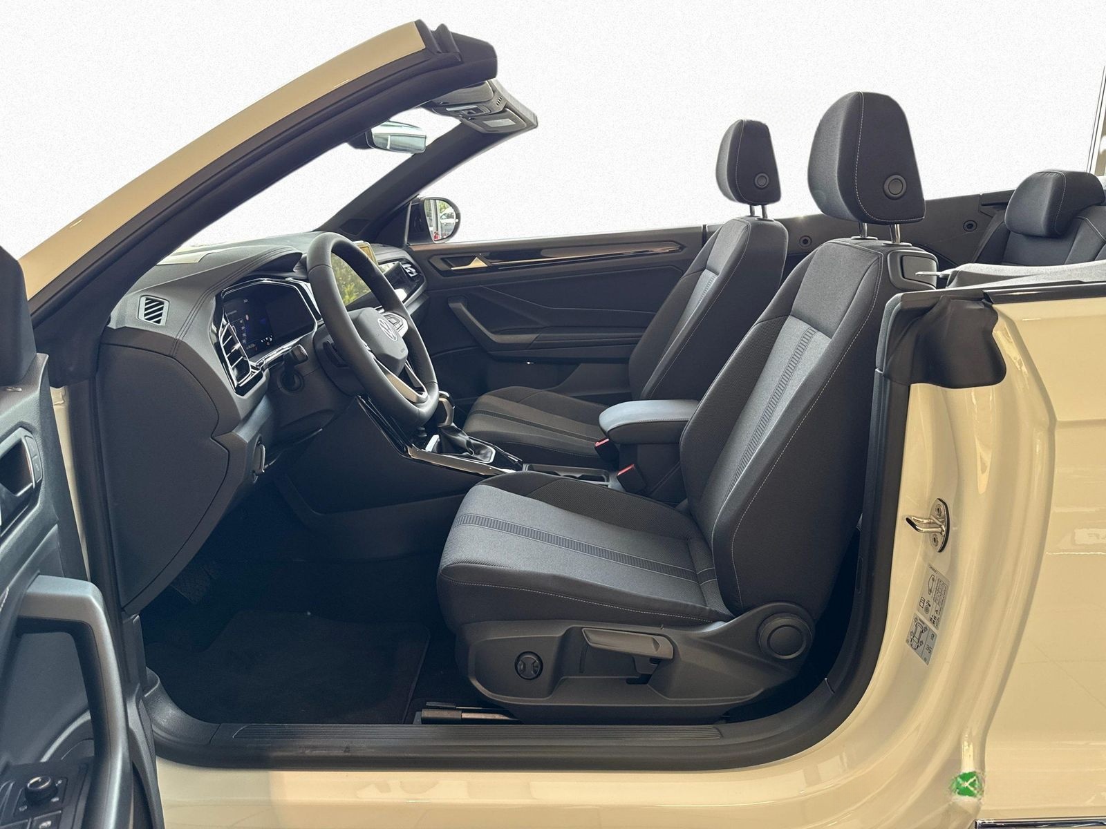 Volkswagen T-Roc Cabrio 1.5 TSI STYLE DSG BLACK NAV MATRIX foto 13