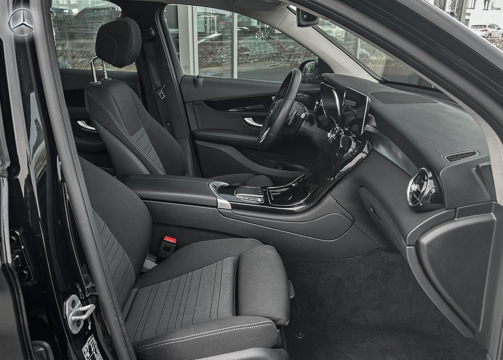 Mercedes-Benz GLC 220 d 4M RüKam +Totwink.+AHK+LED+MBUX+17 foto 8