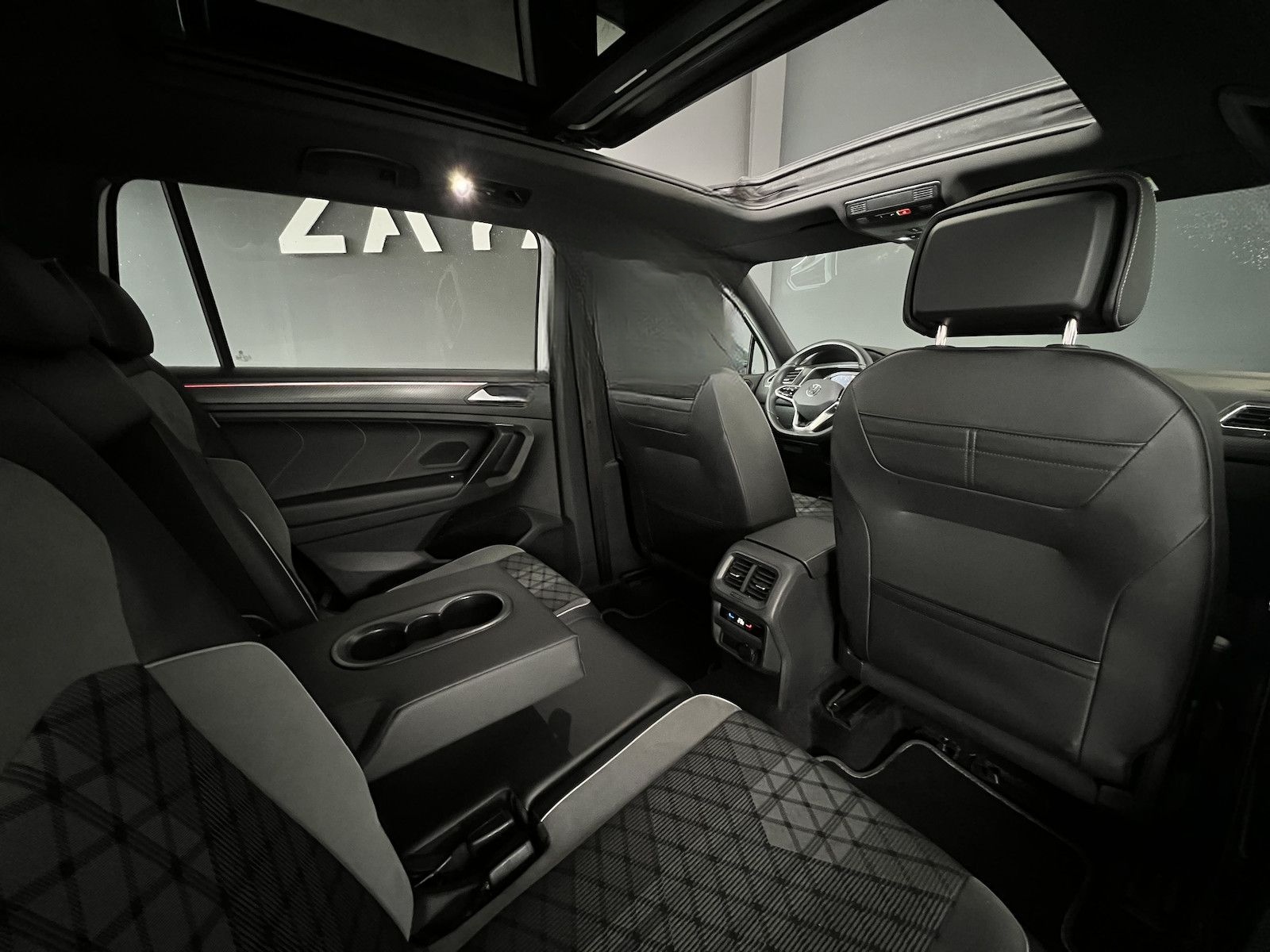 Volkswagen Tiguan Allspace 2.0 TSI R-Line4MOTION*7-S*PANO* foto 12