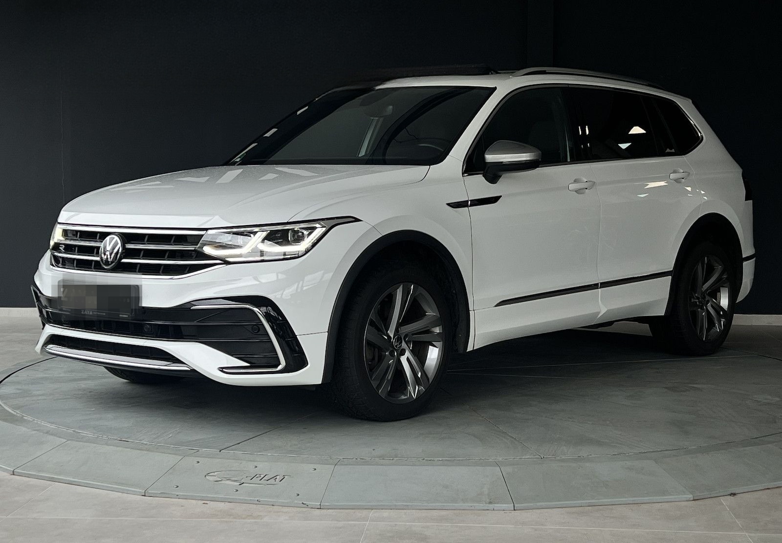 Volkswagen Tiguan Allspace 2.0 TSI R-Line4MOTION*7-S*PANO* foto 3