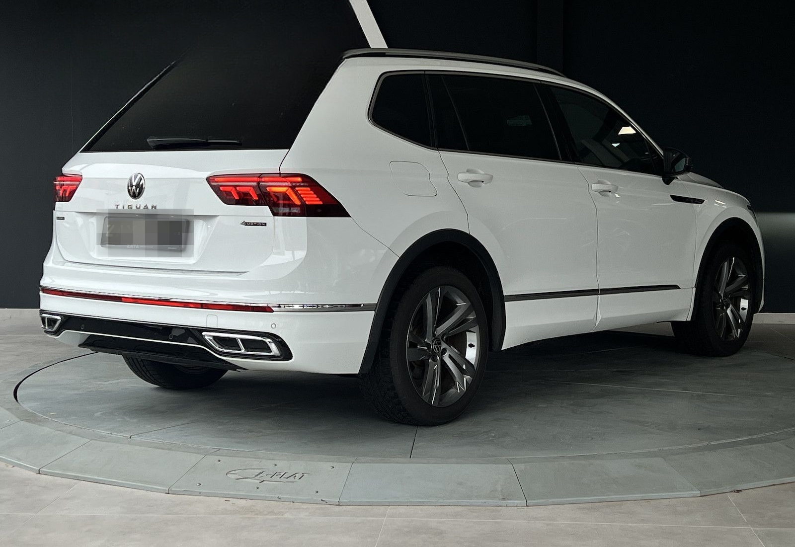 Volkswagen Tiguan Allspace 2.0 TSI R-Line4MOTION*7-S*PANO* foto 6