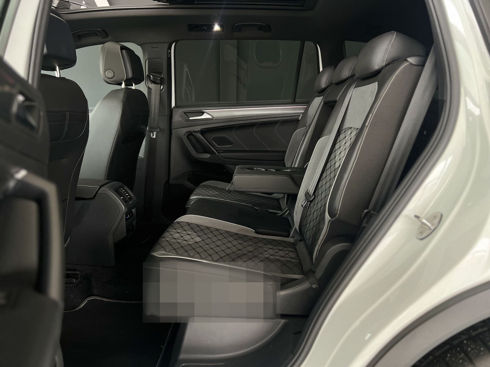 Volkswagen Tiguan Allspace 2.0 TSI R-Line4MOTION*7-S*PANO* foto 9