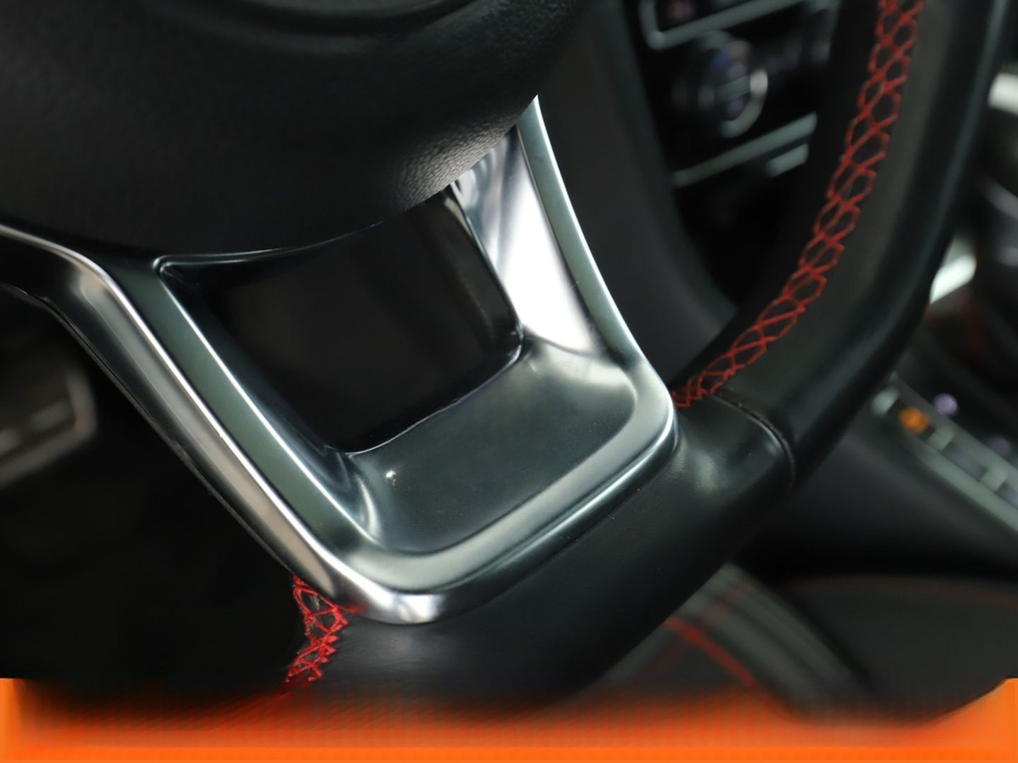 Volkswagen Golf VII 2.0 TSI GTI Performance BM Aut.*NAVI* foto 31
