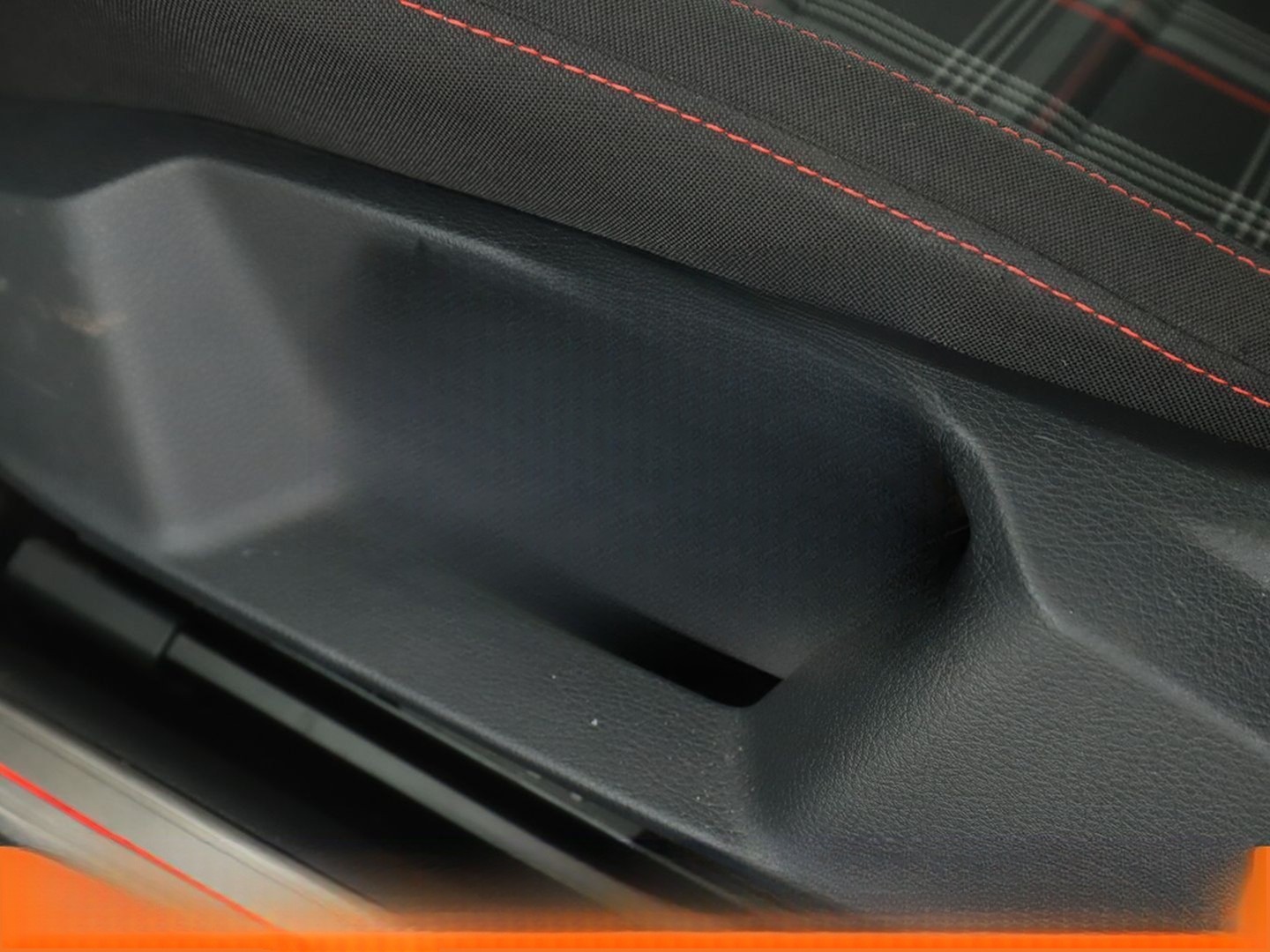 Volkswagen Golf VII 2.0 TSI GTI Performance BM Aut.*NAVI* foto 32
