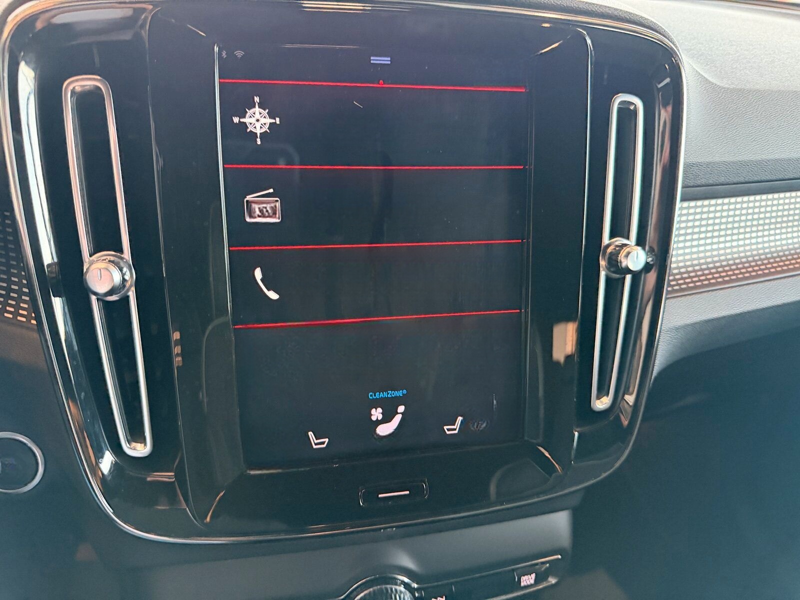 Volvo XC 40 T4 2WD R-Design LED NAVI TWA RFK WINTERP. foto 21