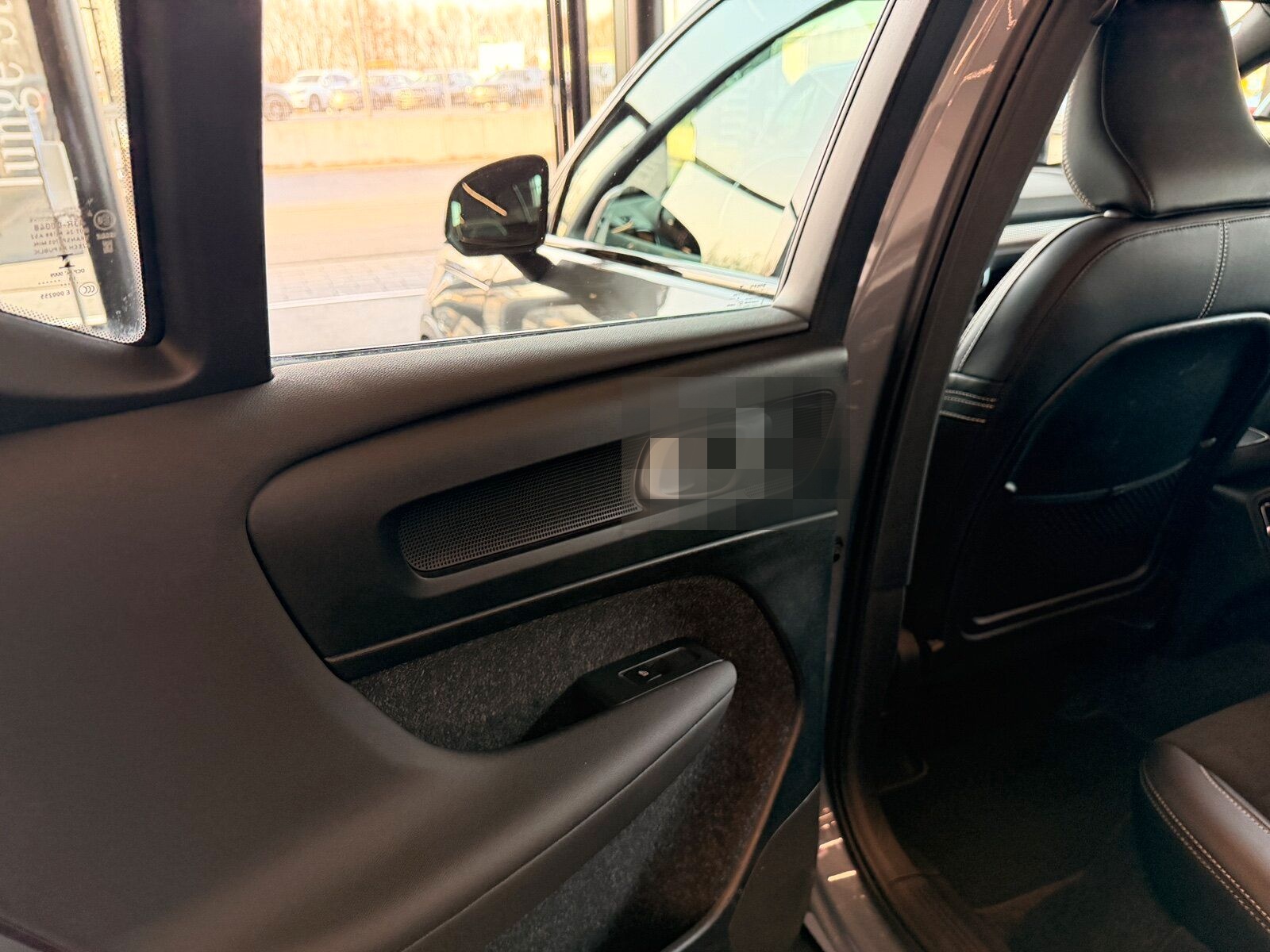 Volvo XC 40 T4 2WD R-Design LED NAVI TWA RFK WINTERP. foto 23