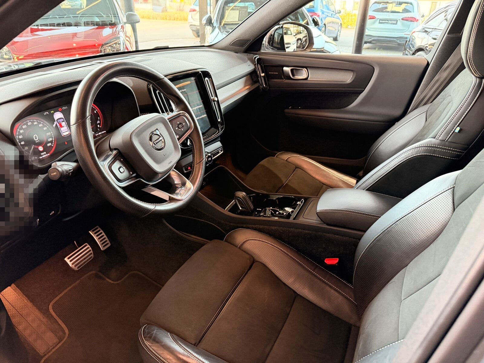 Volvo XC 40 T4 2WD R-Design LED NAVI TWA RFK WINTERP. foto 10