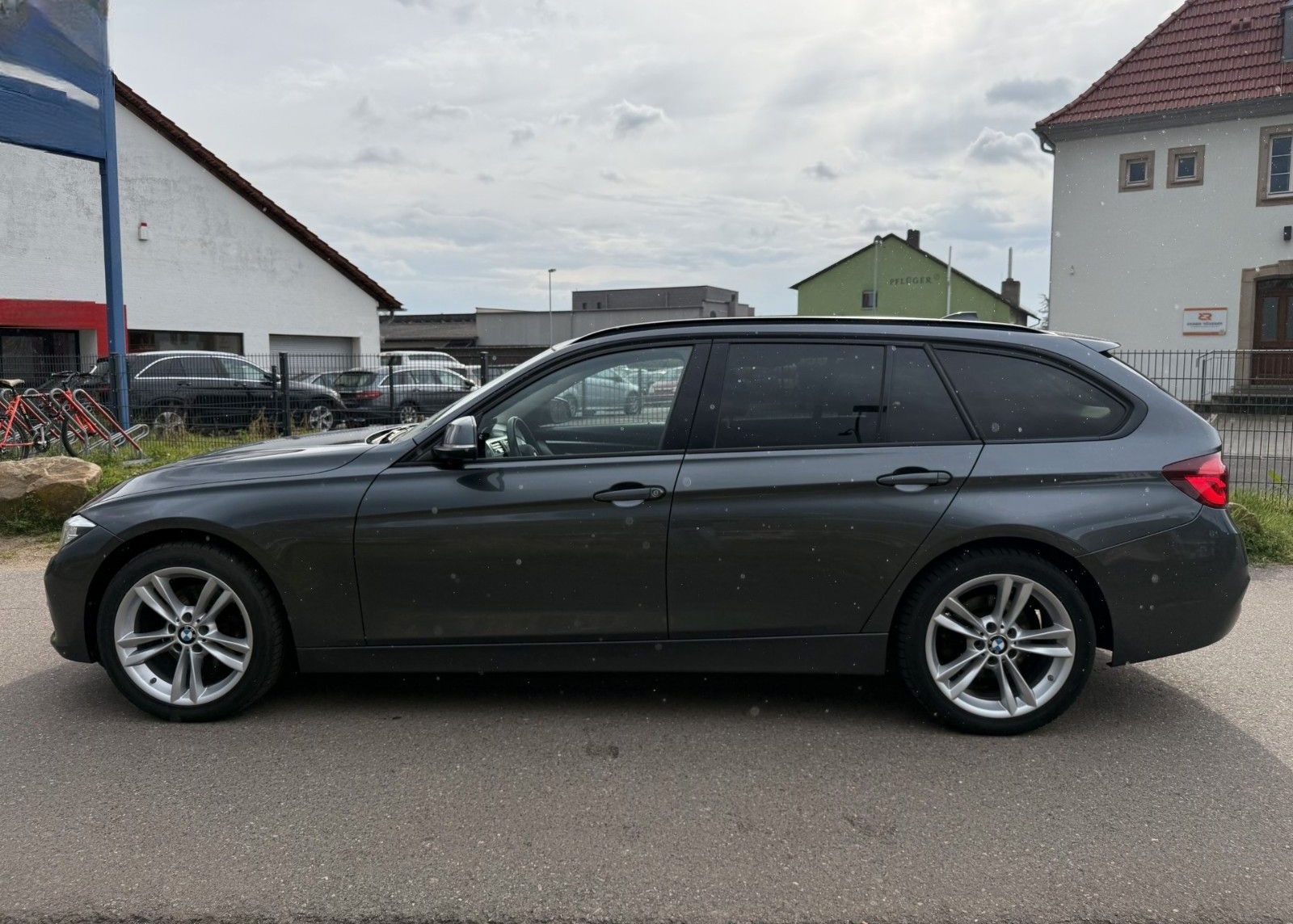 BMW 320 3 Touring 320 d Sport Line Shadow foto 2