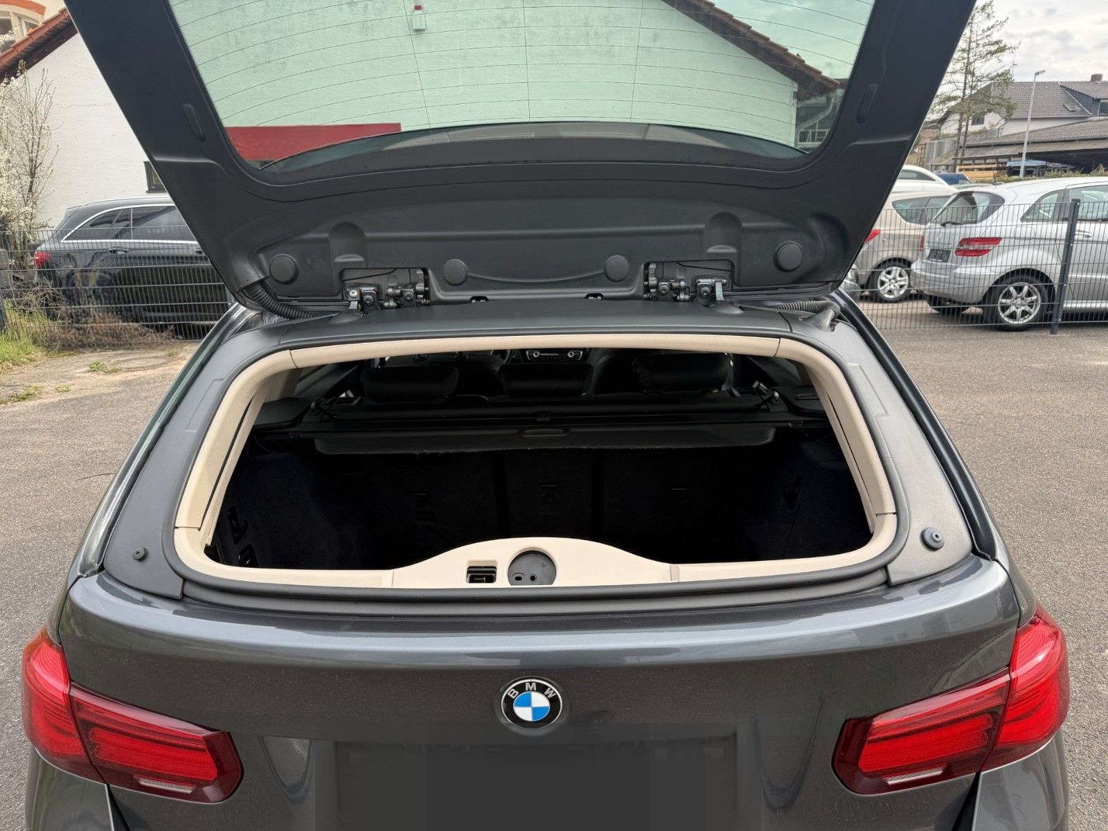 BMW 320 3 Touring 320 d Sport Line Shadow foto 13