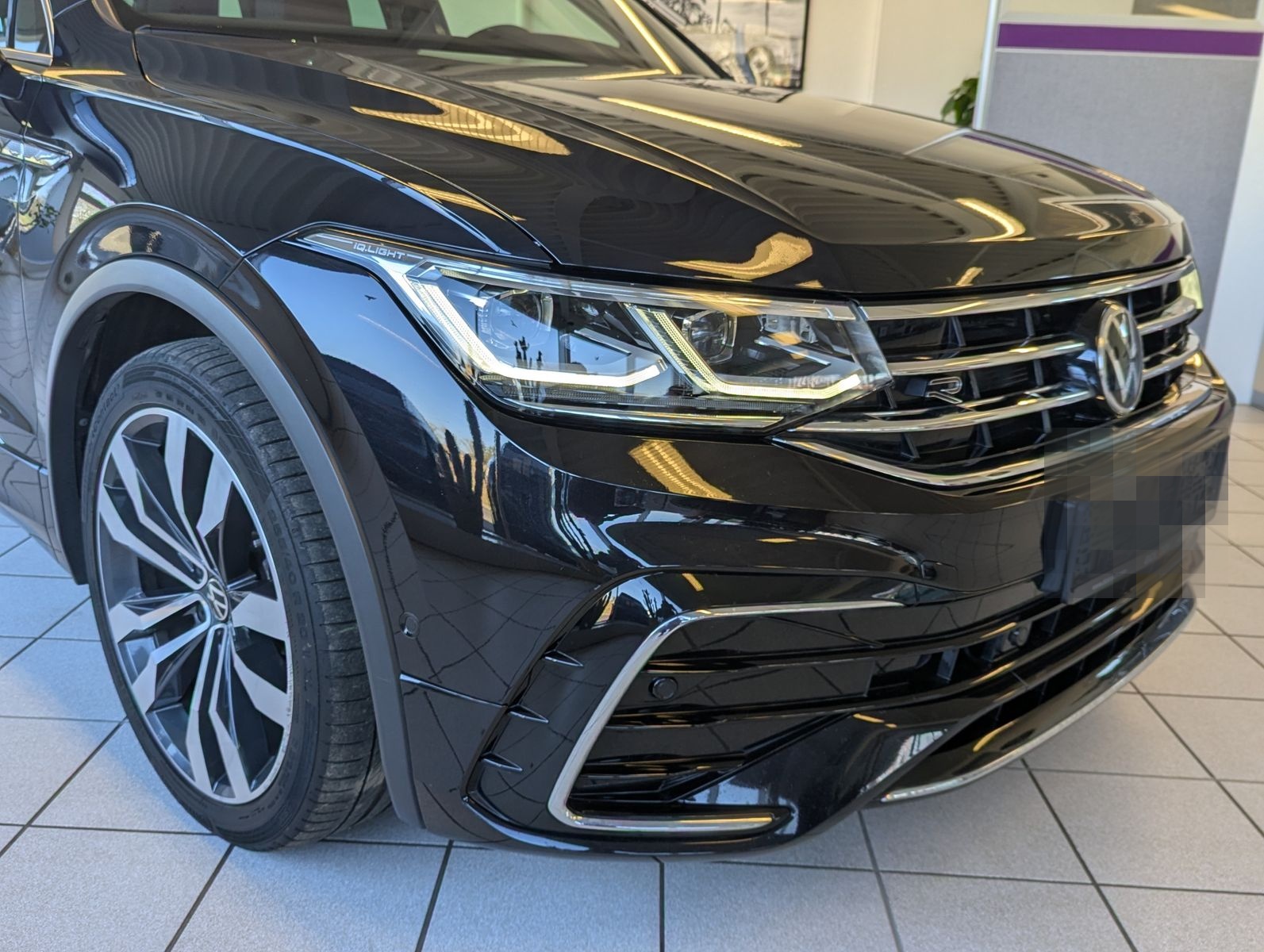 Volkswagen Tiguan 2.0 TDI DSG R-Line Matrix Pano HUD AHK 20 foto 9