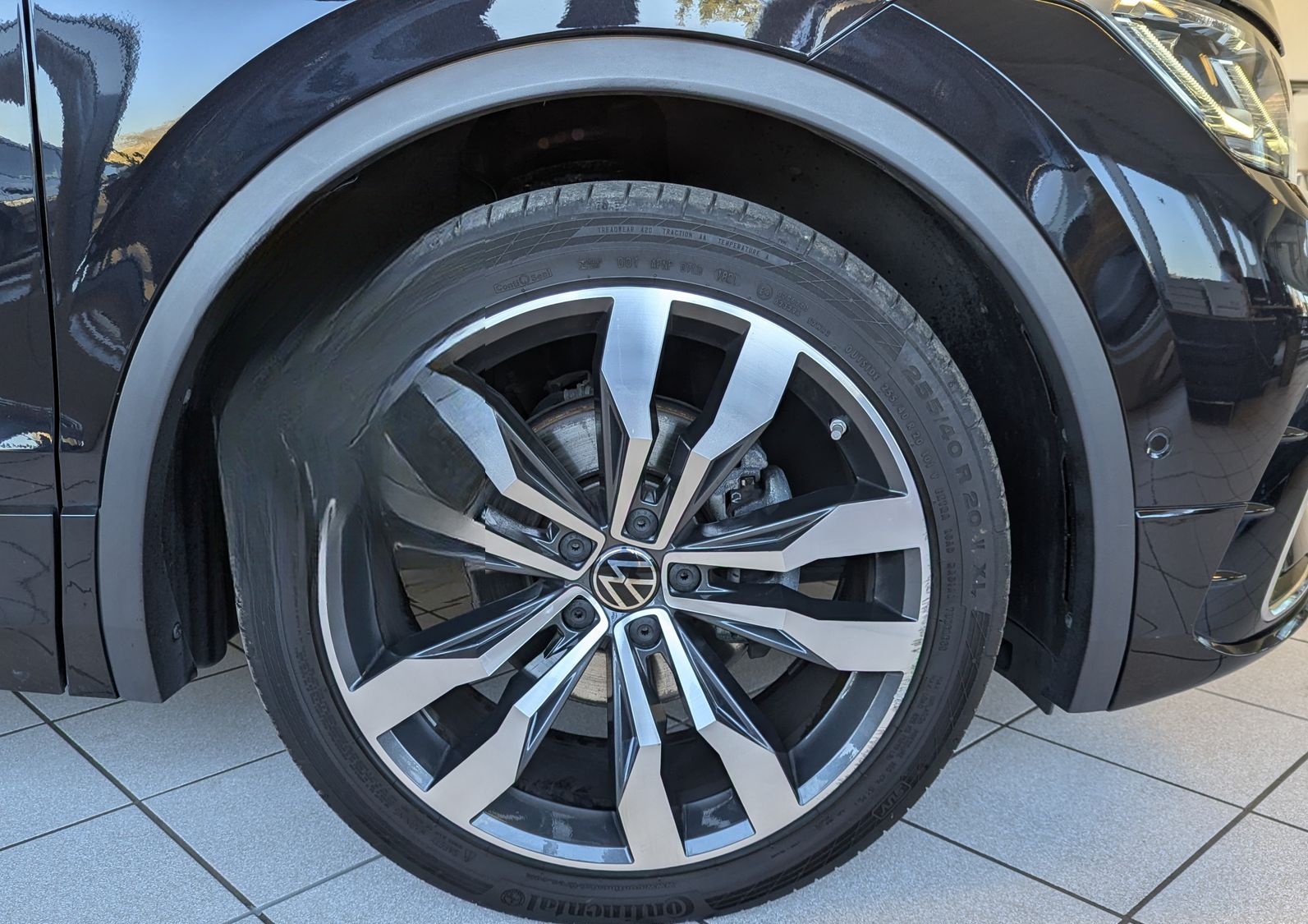 Volkswagen Tiguan 2.0 TDI DSG R-Line Matrix Pano HUD AHK 20 foto 10