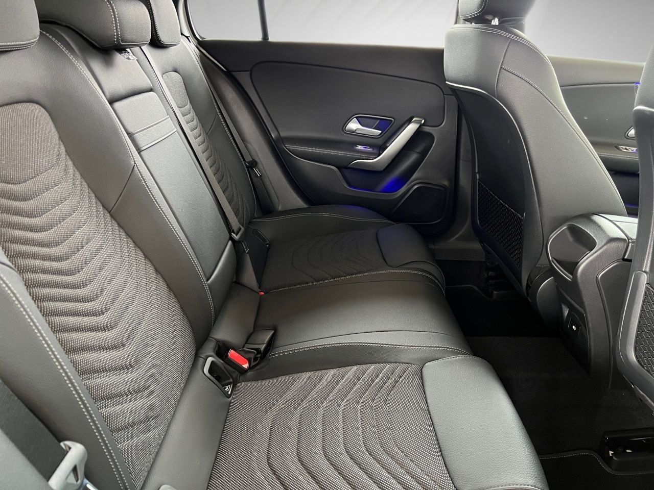 Mercedes-Benz A 180 Night Progressive CarPlay Kamera Winter-P. foto 23