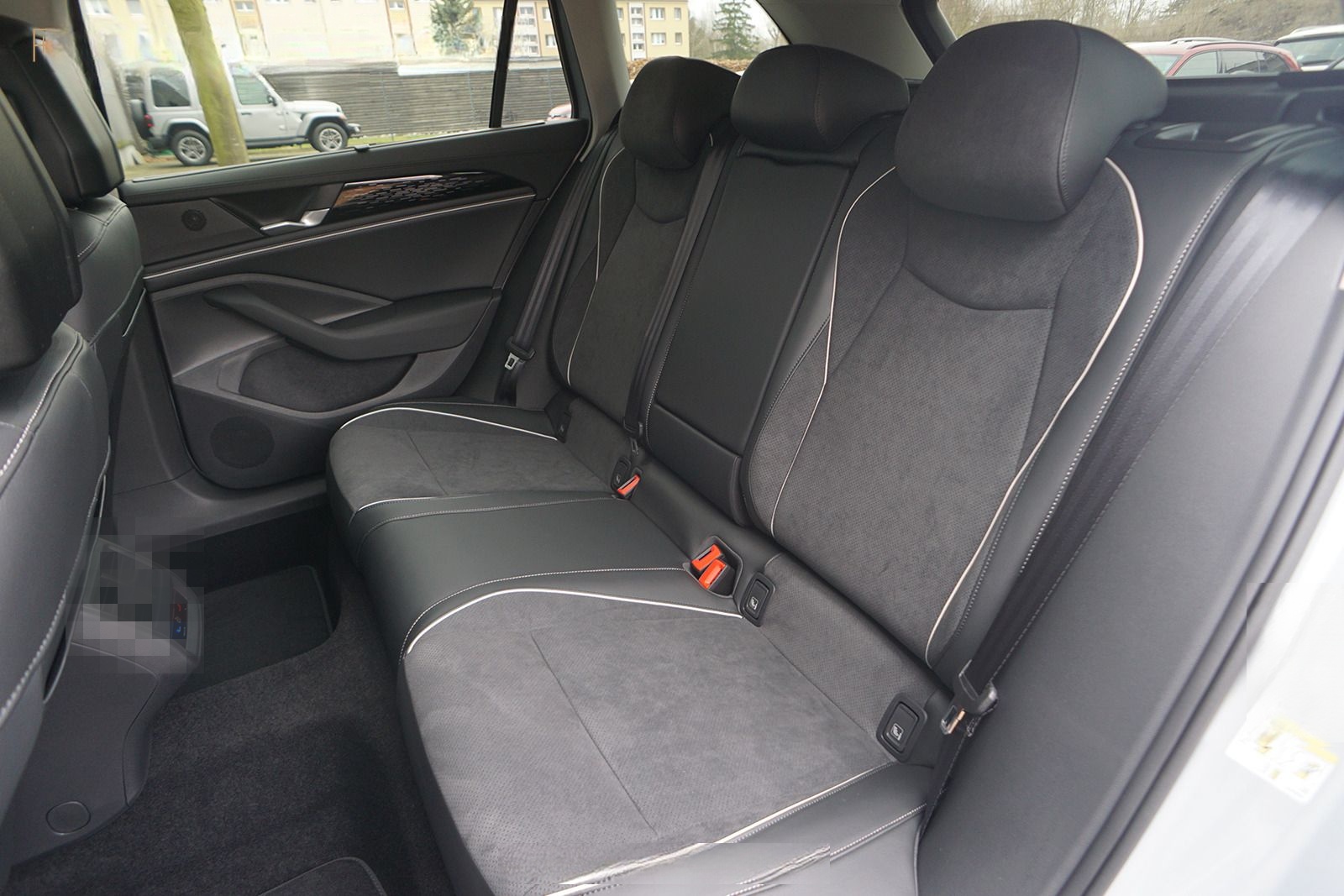 Volkswagen Passat Variant TDI  Elegance/IQ-Light/AHK/HeadUp foto 11