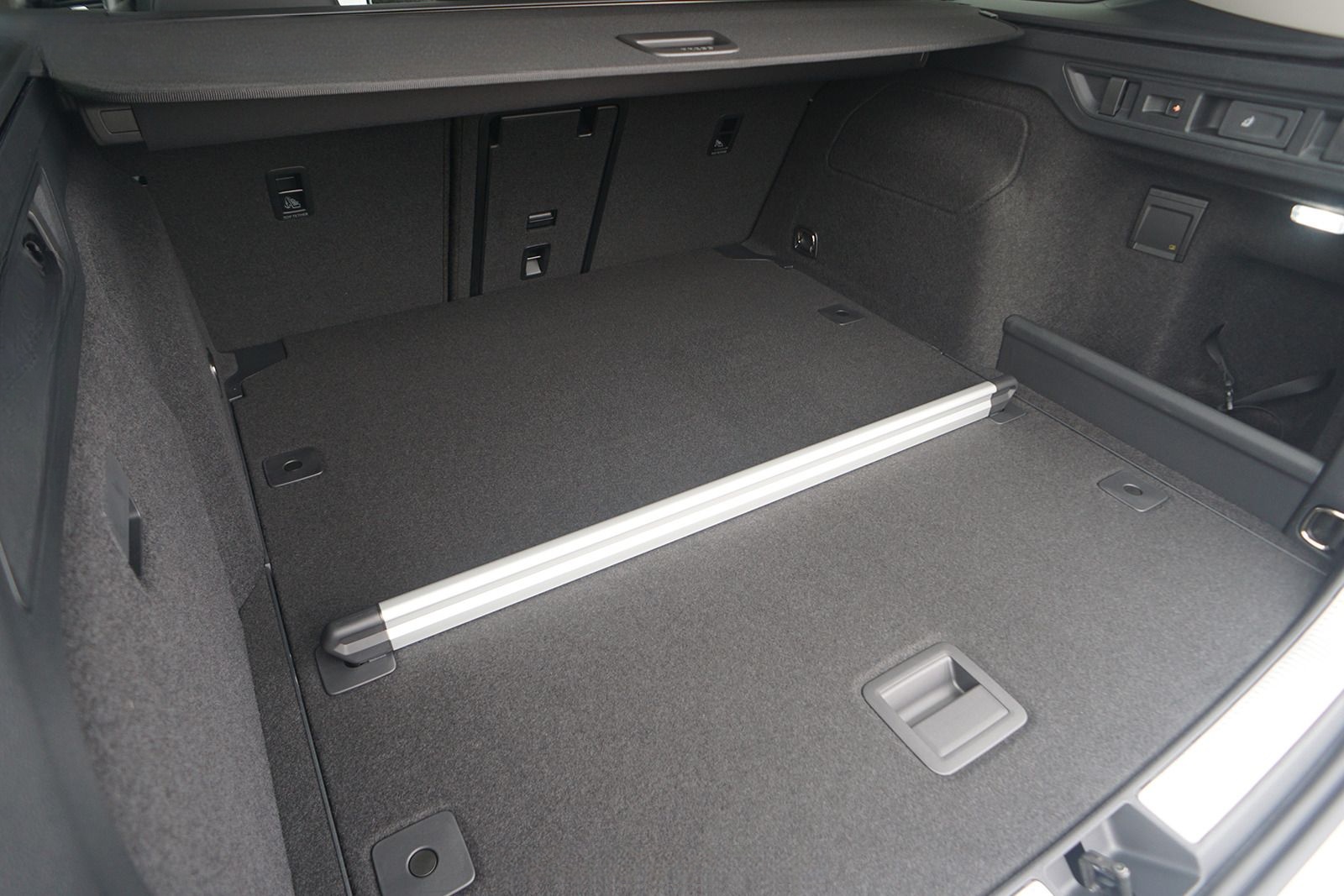 Volkswagen Passat Variant TDI  Elegance/IQ-Light/AHK/HeadUp foto 14
