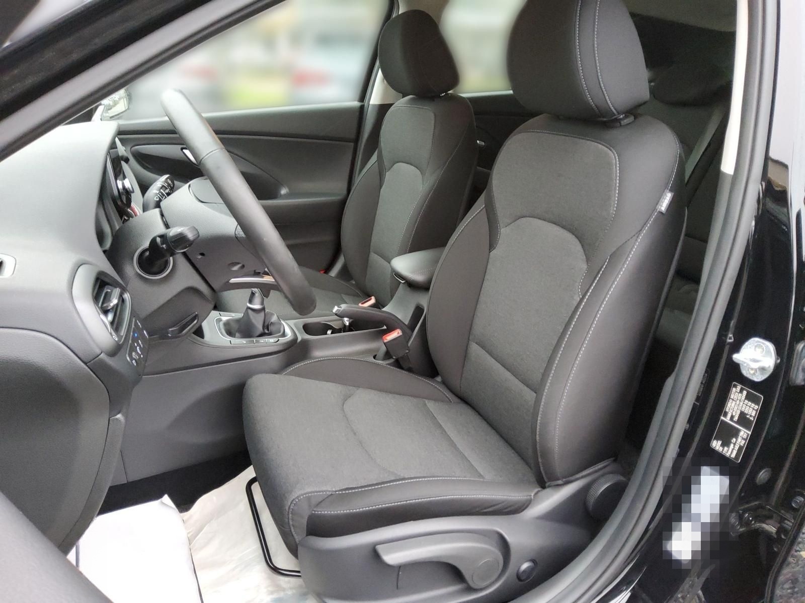 Hyundai i30 1.5 TGDi 48V 6-MT Edition 30+ NAVI/LED/KAMER foto 13