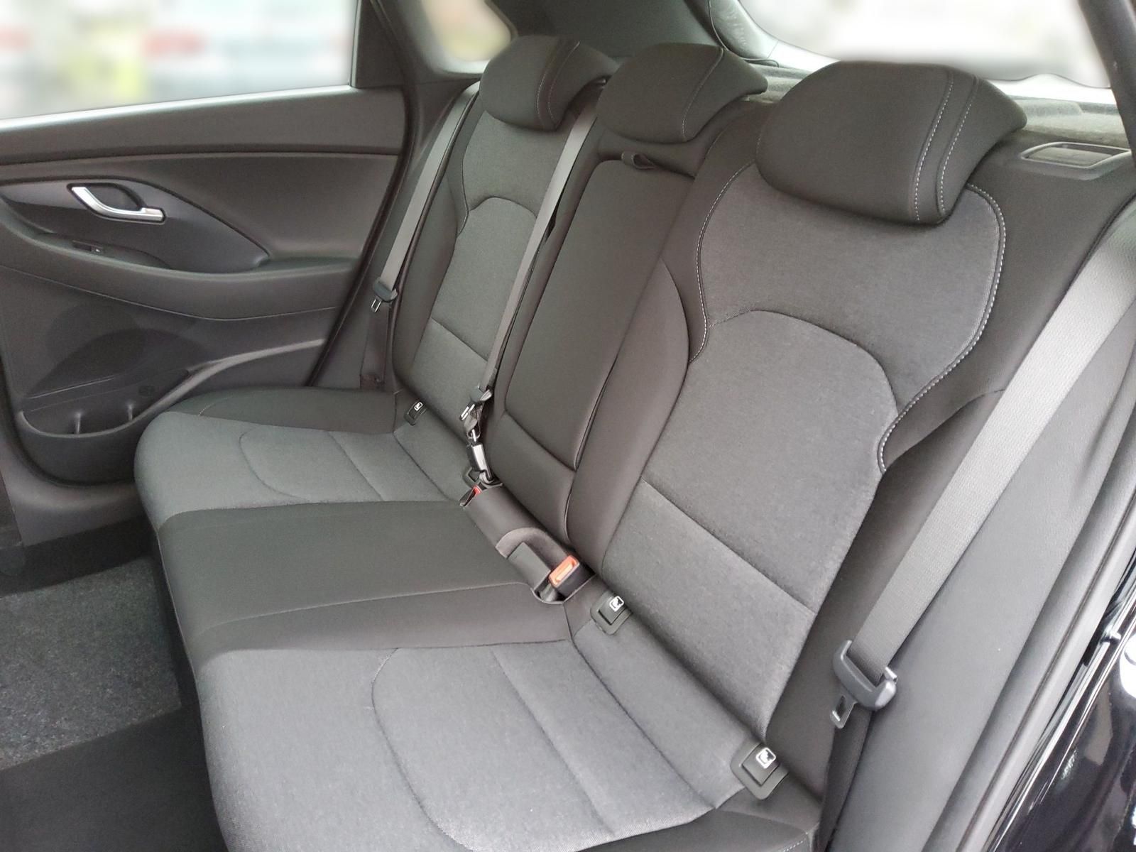 Hyundai i30 1.5 TGDi 48V 6-MT Edition 30+ NAVI/LED/KAMER foto 14