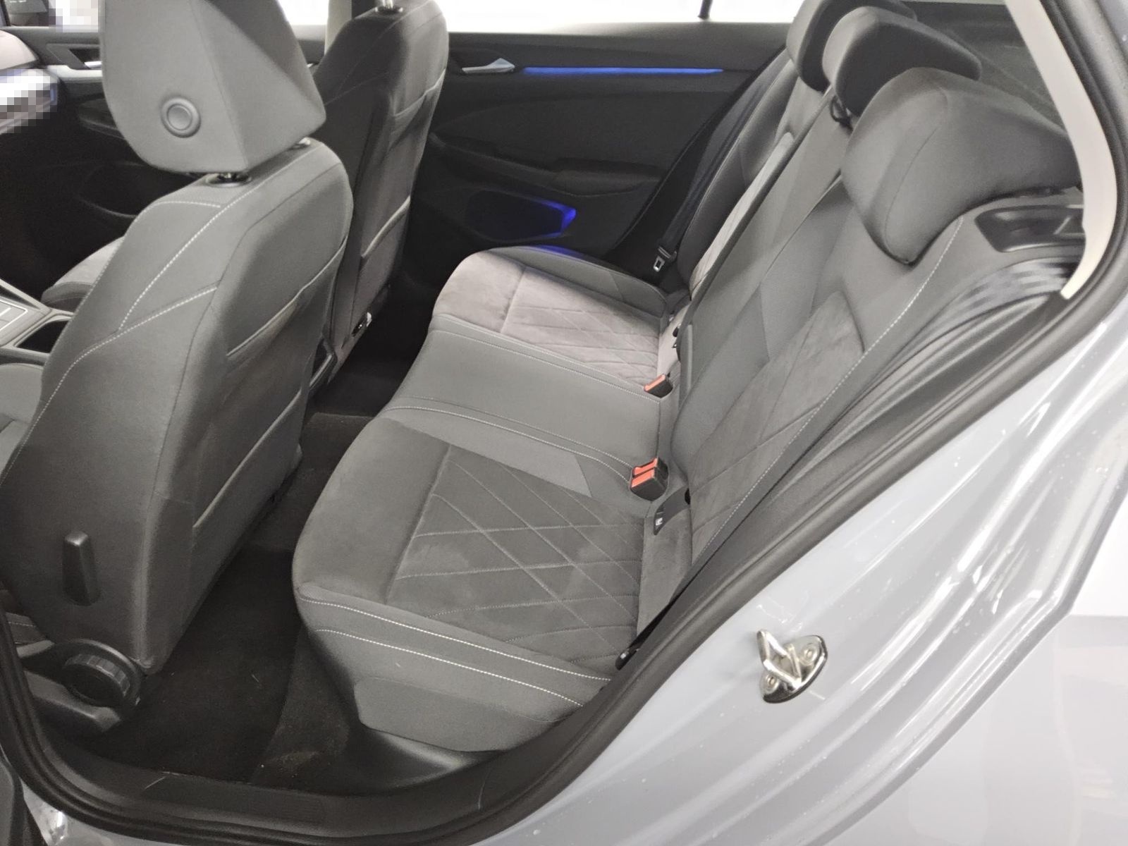 Volkswagen Golf-8 2.0 TDI Life LED Kamera AHK AID PDC foto 13