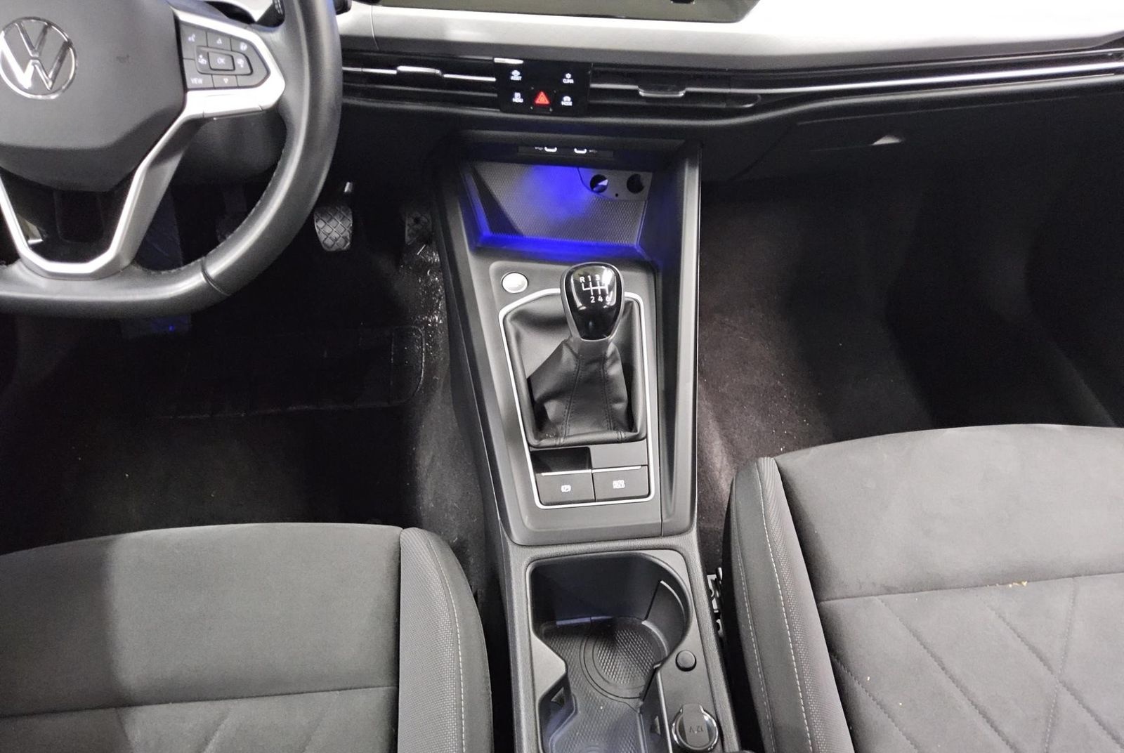 Volkswagen Golf-8 2.0 TDI Life LED Kamera AHK AID PDC foto 6