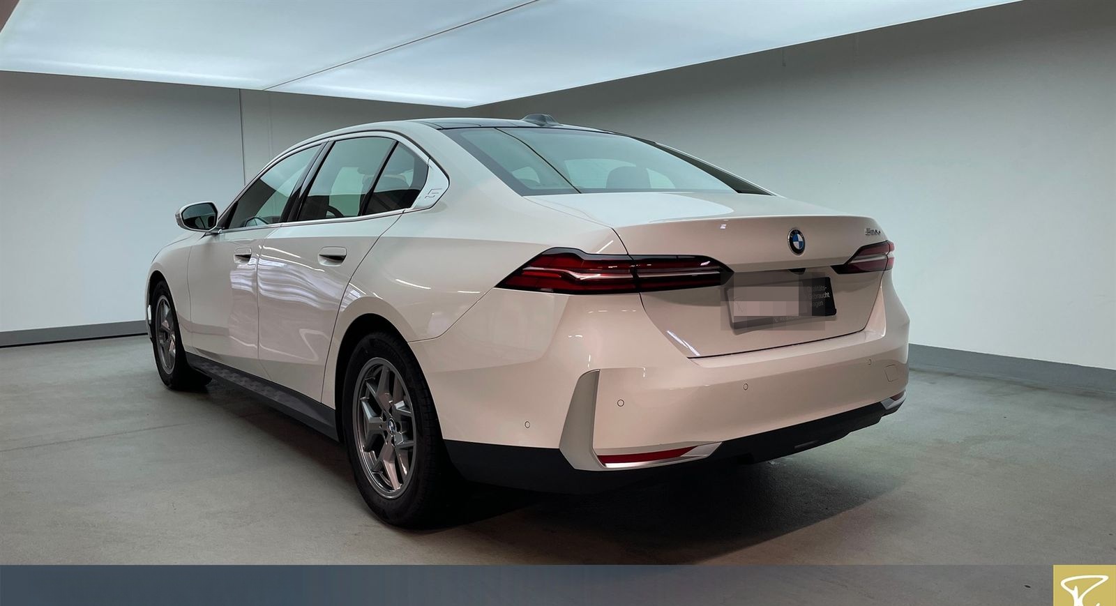 BMW 520d A Lim Pano,DA+, RFK, Keyless foto 2