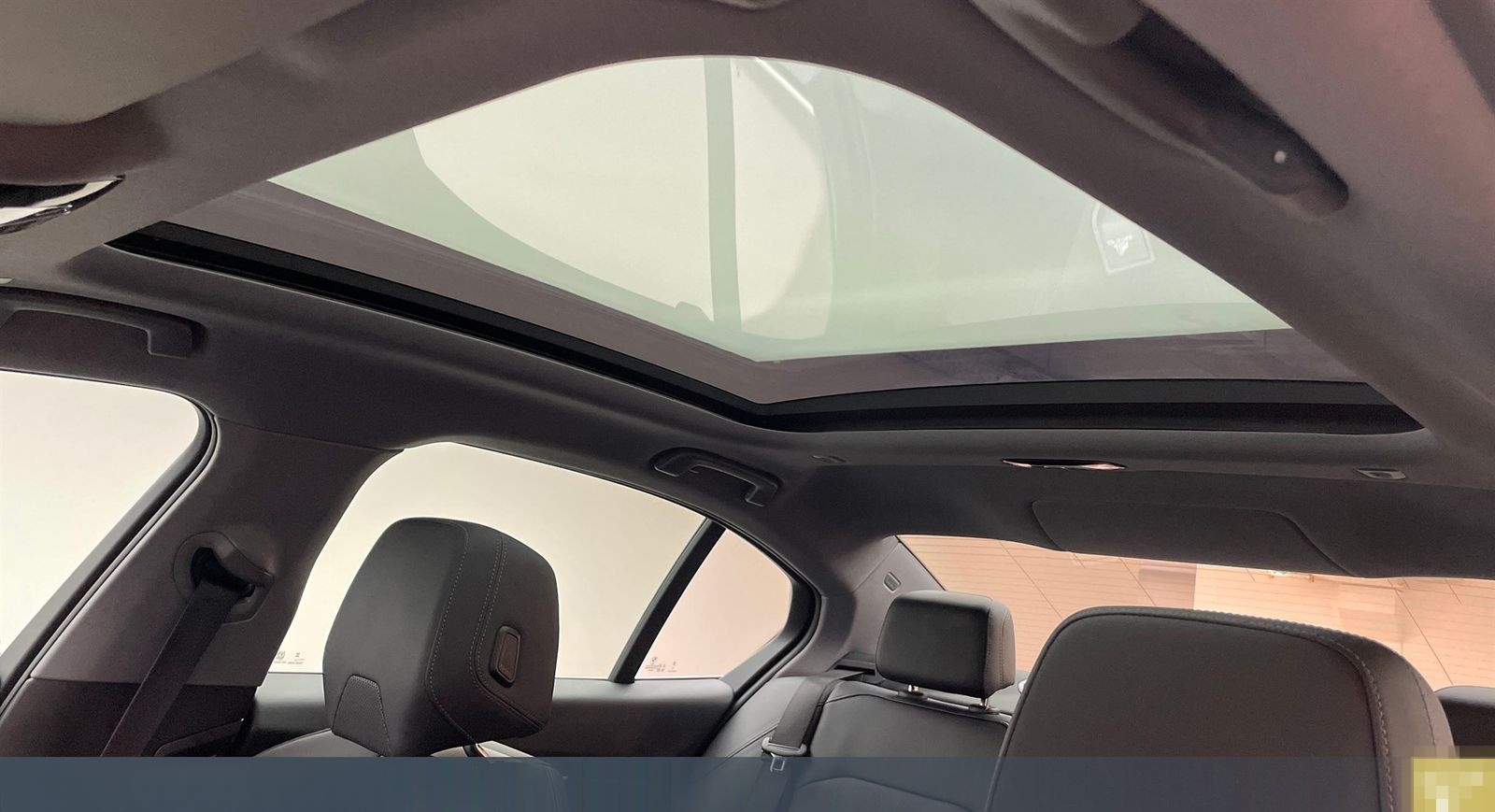 BMW 520d A Lim Pano,DA+, RFK, Keyless foto 12