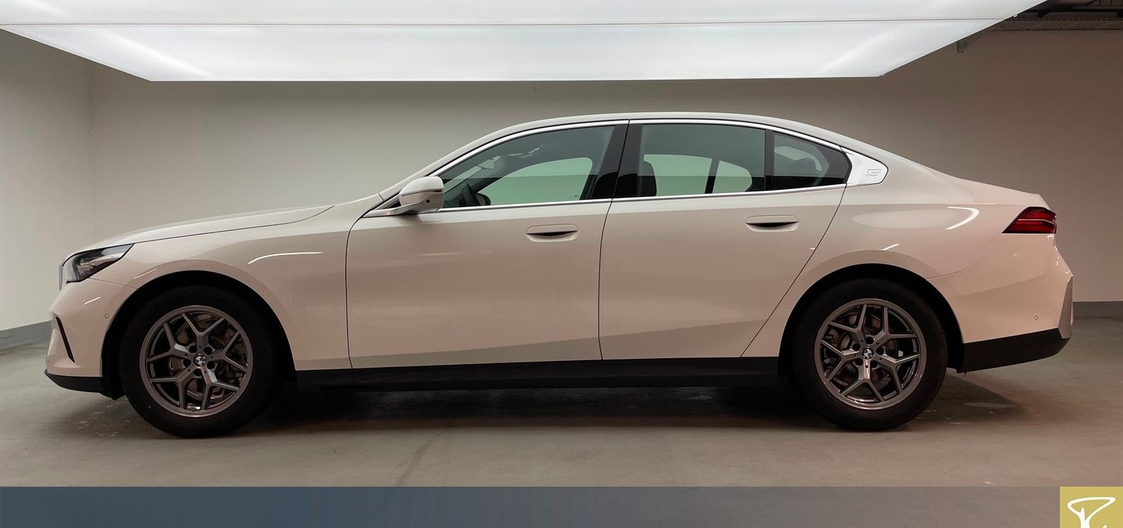 BMW 520d A Lim Pano,DA+, RFK, Keyless foto 9