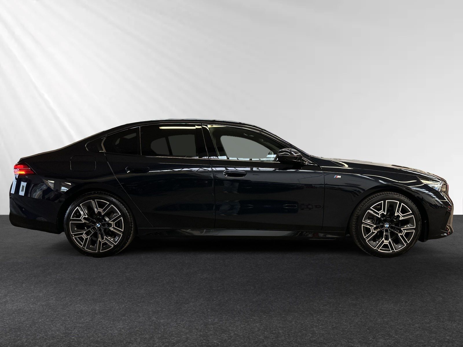 BMW 520d xDrive M Sport|AHK|Pano|20"LMR|Head-Up foto 2
