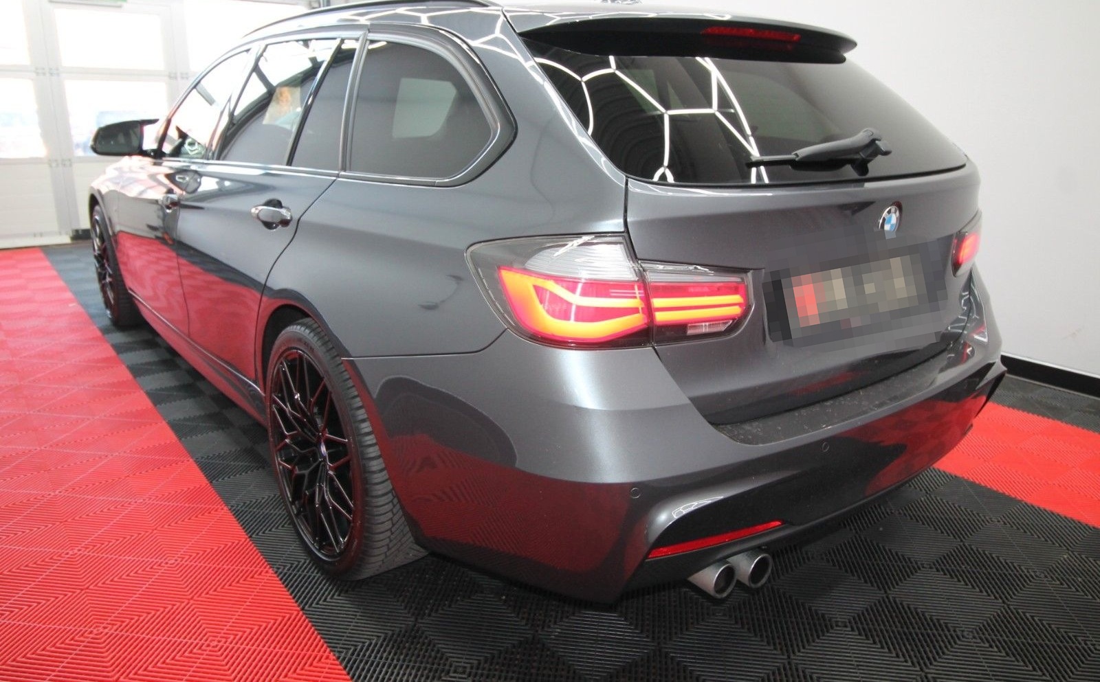 BMW 320i Touring xDrive M Sport HUD LED-Beam foto 6