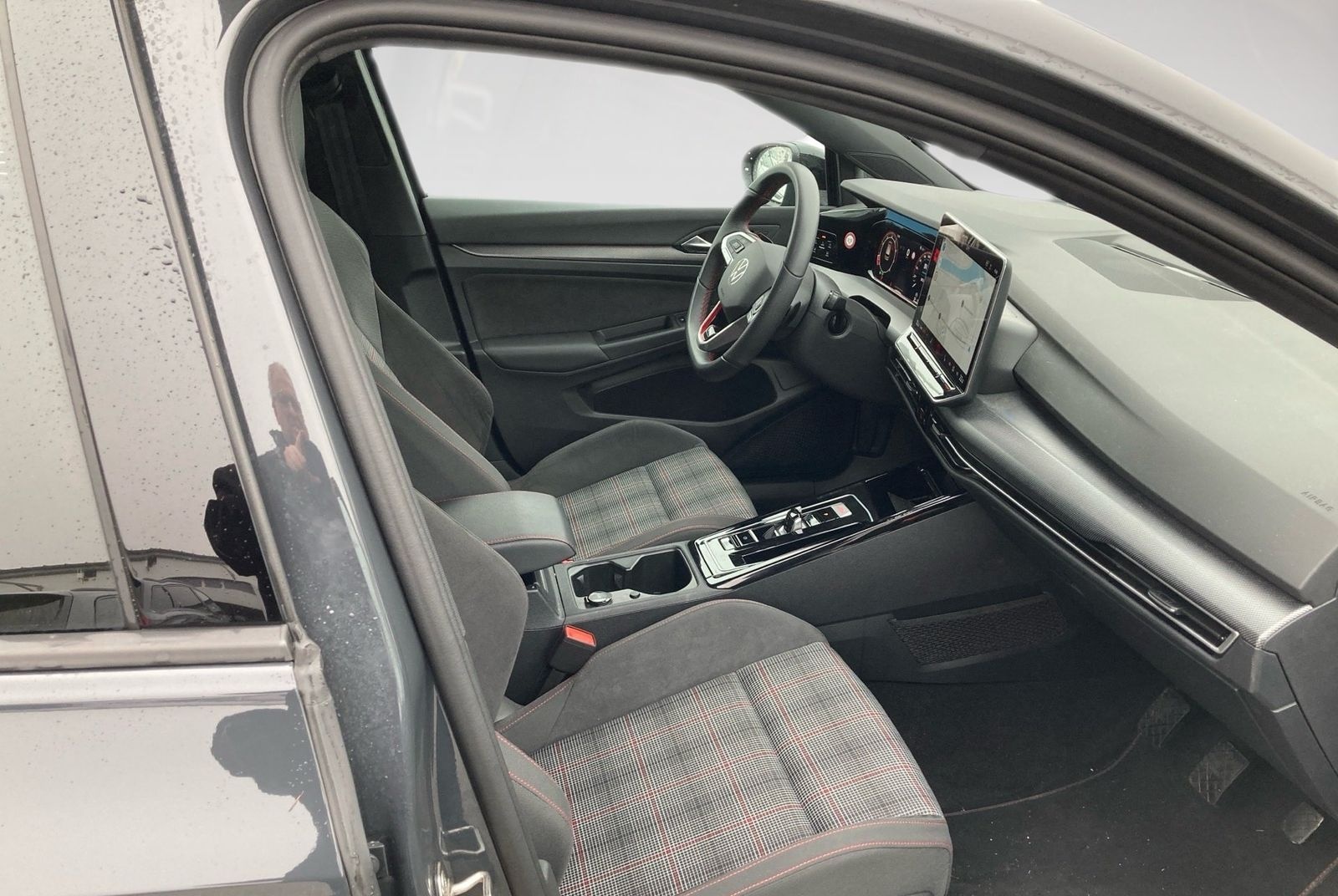 Volkswagen Golf VIII GTI BLACK STYLE 2.0TSI 265PS.DSG.LED.N foto 9