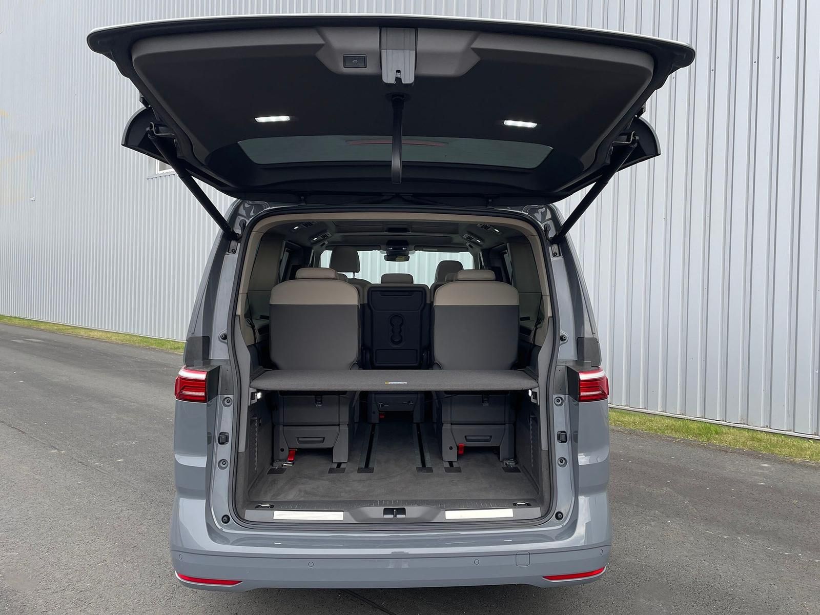 Volkswagen T7 Multivan Style lang Panorama Matrix STANDHZ foto 11