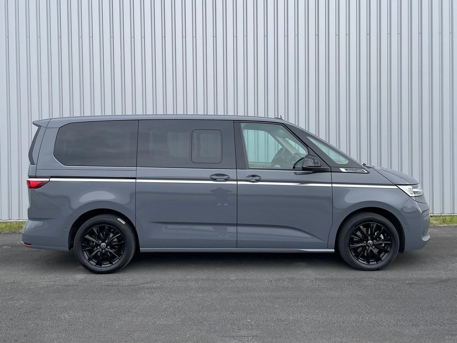 Volkswagen T7 Multivan Style lang Panorama Matrix STANDHZ foto 5