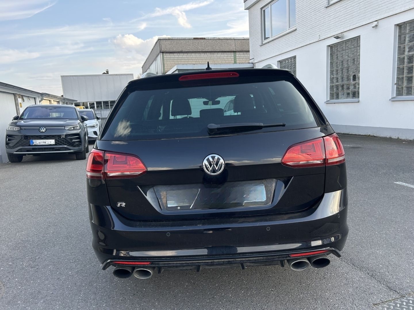 Volkswagen Golf VII Variant R 4M DYNAUDIO KEYLESS PANO ACC  foto 4