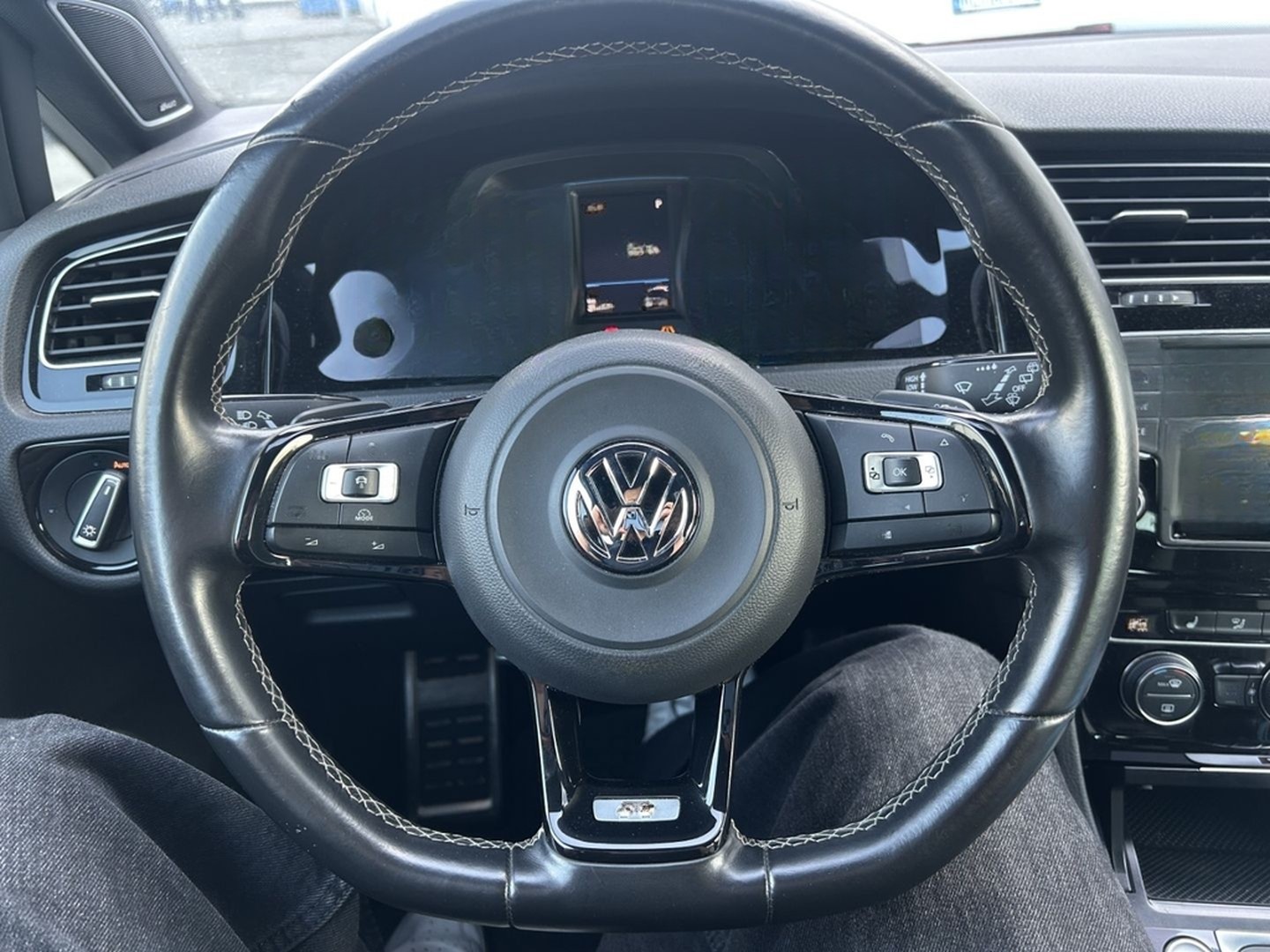 Volkswagen Golf VII Variant R 4M DYNAUDIO KEYLESS PANO ACC  foto 6