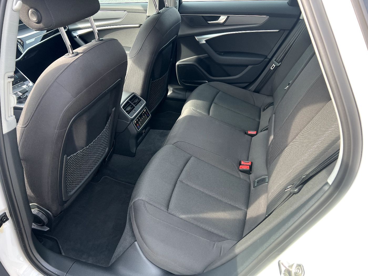Audi A6 Avant 40 TDI Quattro *LED Navi AHK ACC Sitzh. foto 14