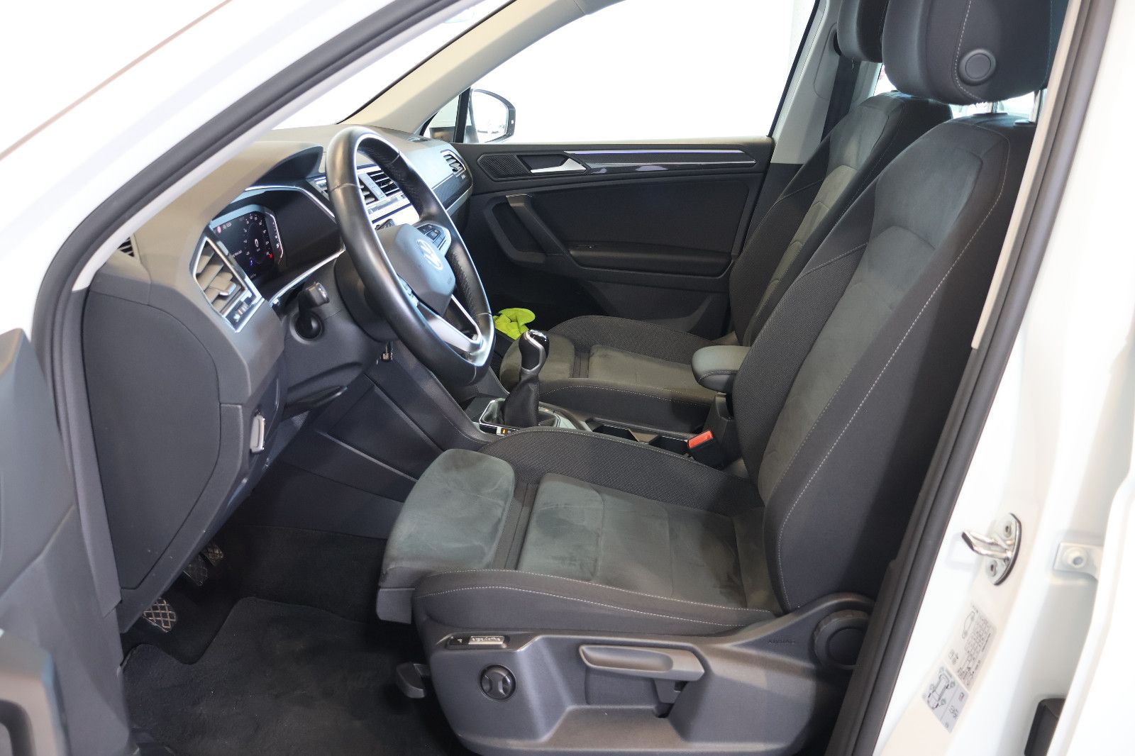 Volkswagen Tiguan 1.5 TSI Life AID+ACC+LED+CARPLAY+PANO foto 11