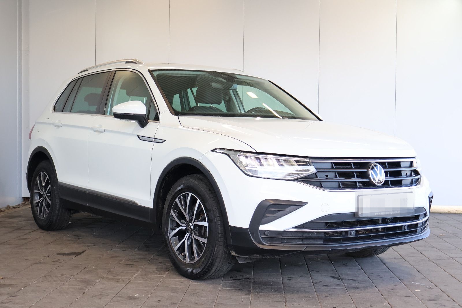 Volkswagen Tiguan 1.5 TSI Life AID+ACC+LED+CARPLAY+PANO foto 3