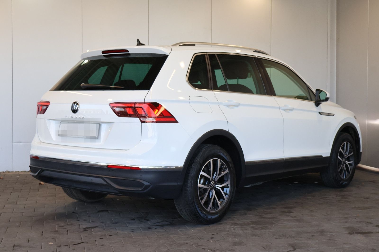 Volkswagen Tiguan 1.5 TSI Life AID+ACC+LED+CARPLAY+PANO foto 4