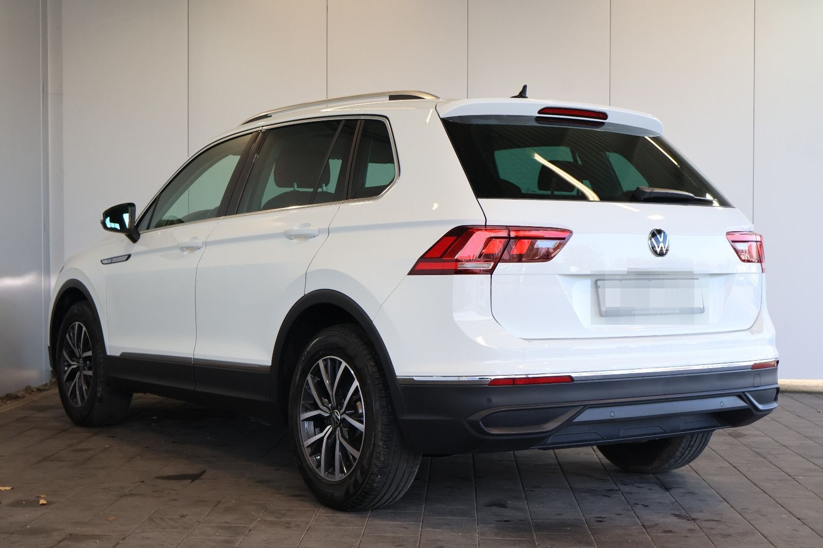 Volkswagen Tiguan 1.5 TSI Life AID+ACC+LED+CARPLAY+PANO foto 6
