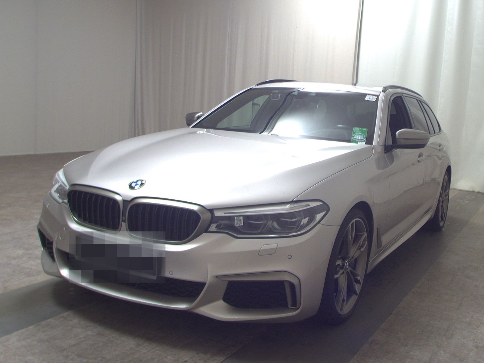 BMW M550 Touring xDr Navi LED Leder HuD Bowers Pano foto 2