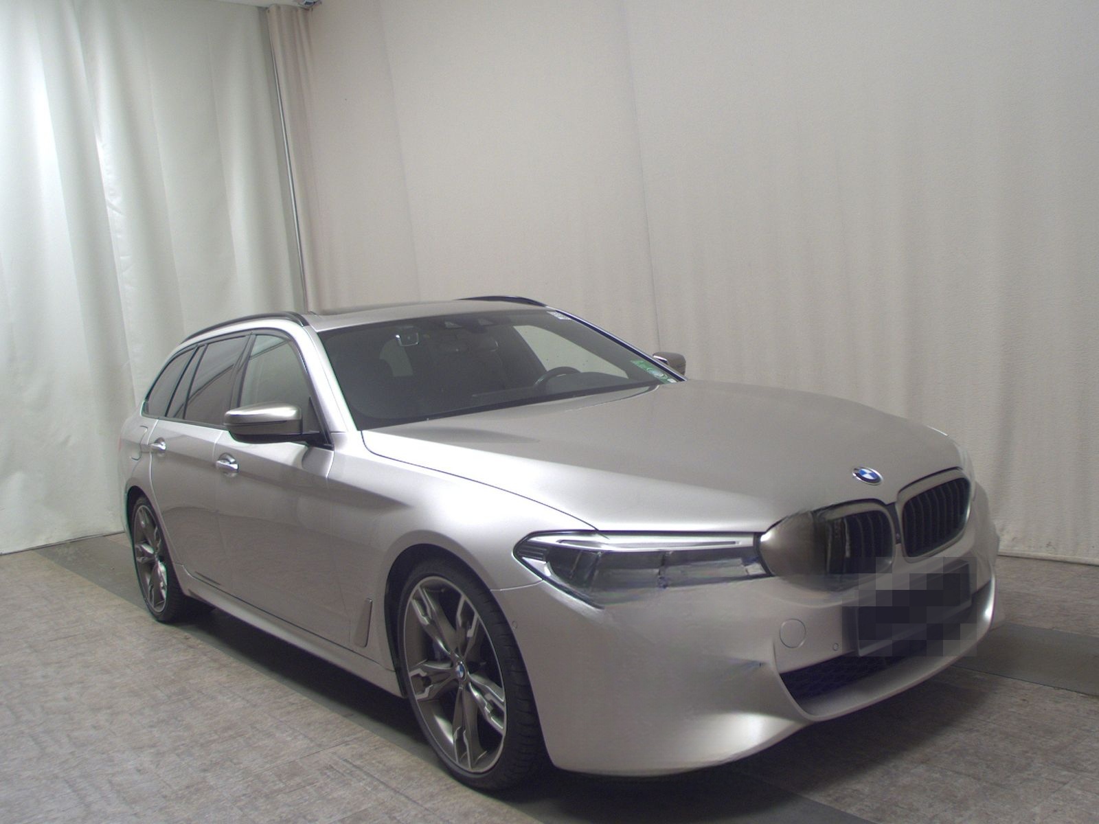 BMW M550 Touring xDr Navi LED Leder HuD Bowers Pano foto 3