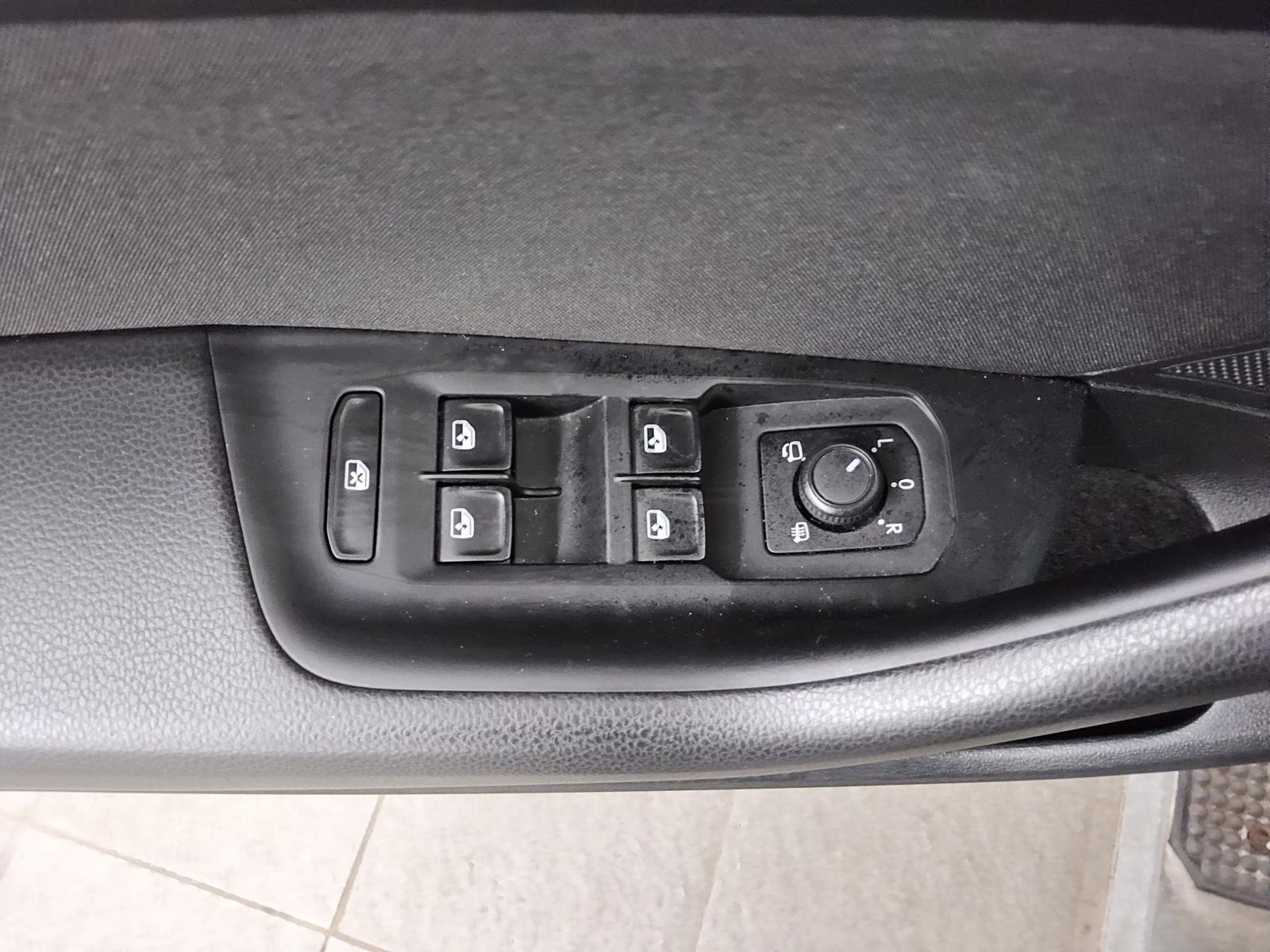 Volkswagen Passat Var. 2.0 TDI Comf. Navi LED AID 360° AHK foto 10