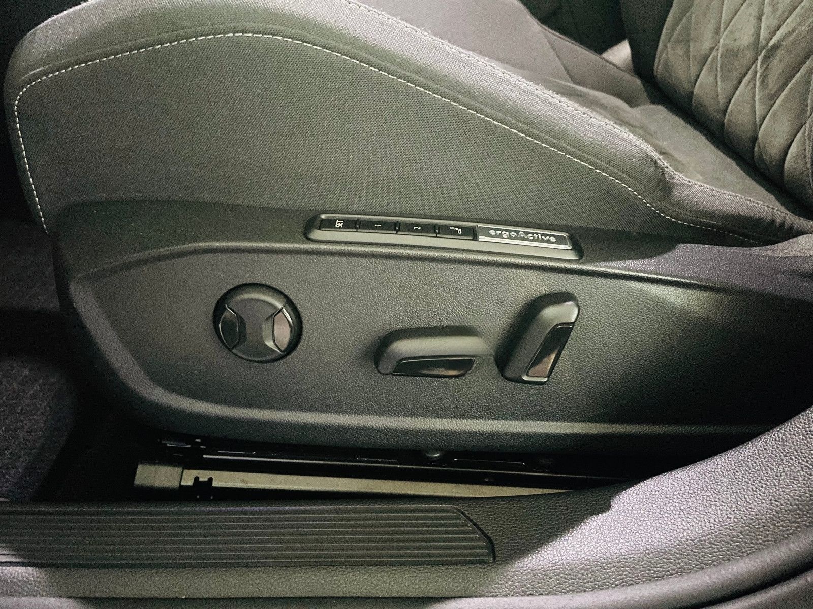 Volkswagen Golf VIII Lim. Cam-AHK-Winterpaket Pro-Carplay foto 14
